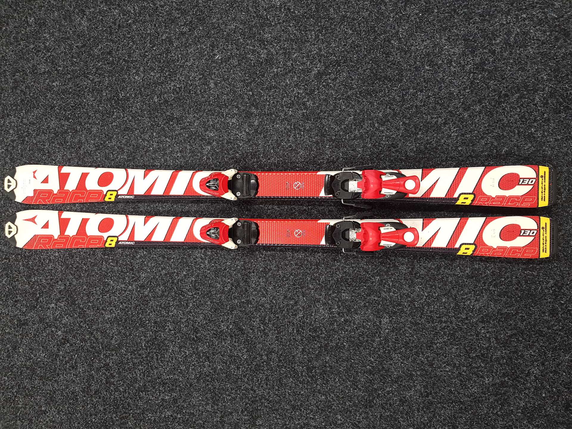 Gebrauchte ATOMIC Race 8 Ski + Atomic Ewox 4.5 Bindungen