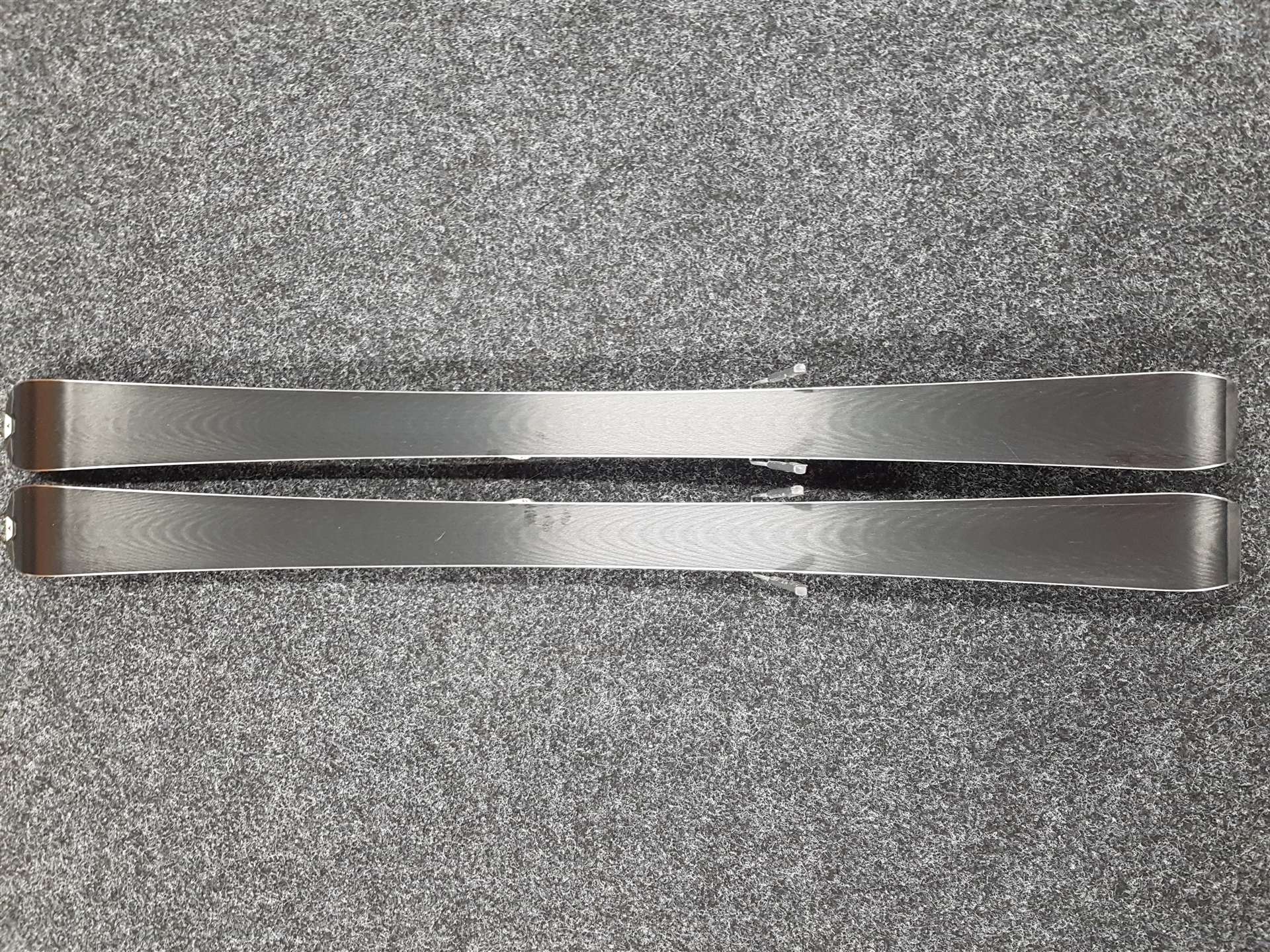 Gebrauchte ATOMIC Race 8 Ski + Atomic Ewox 4.5 Bindungen