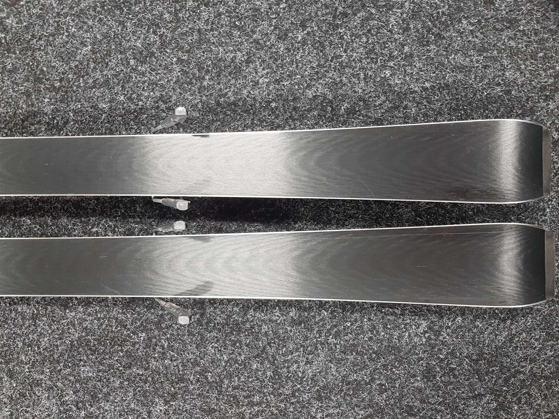 Gebrauchte ATOMIC Race 8 Ski + Atomic Ewox 4.5 Bindungen