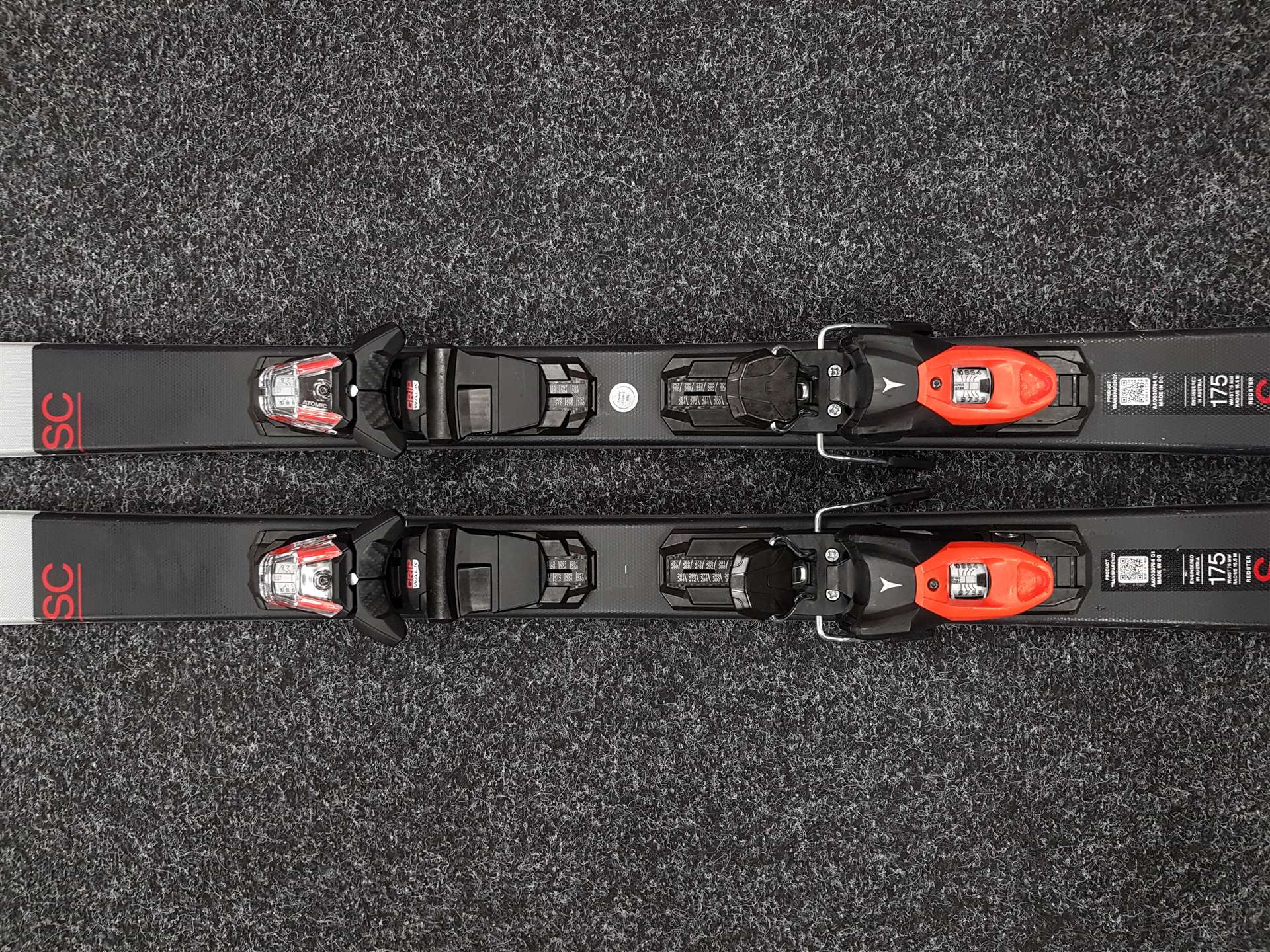 Použité lyže ATOMIC Redster SC + viazanie Atomic M 10