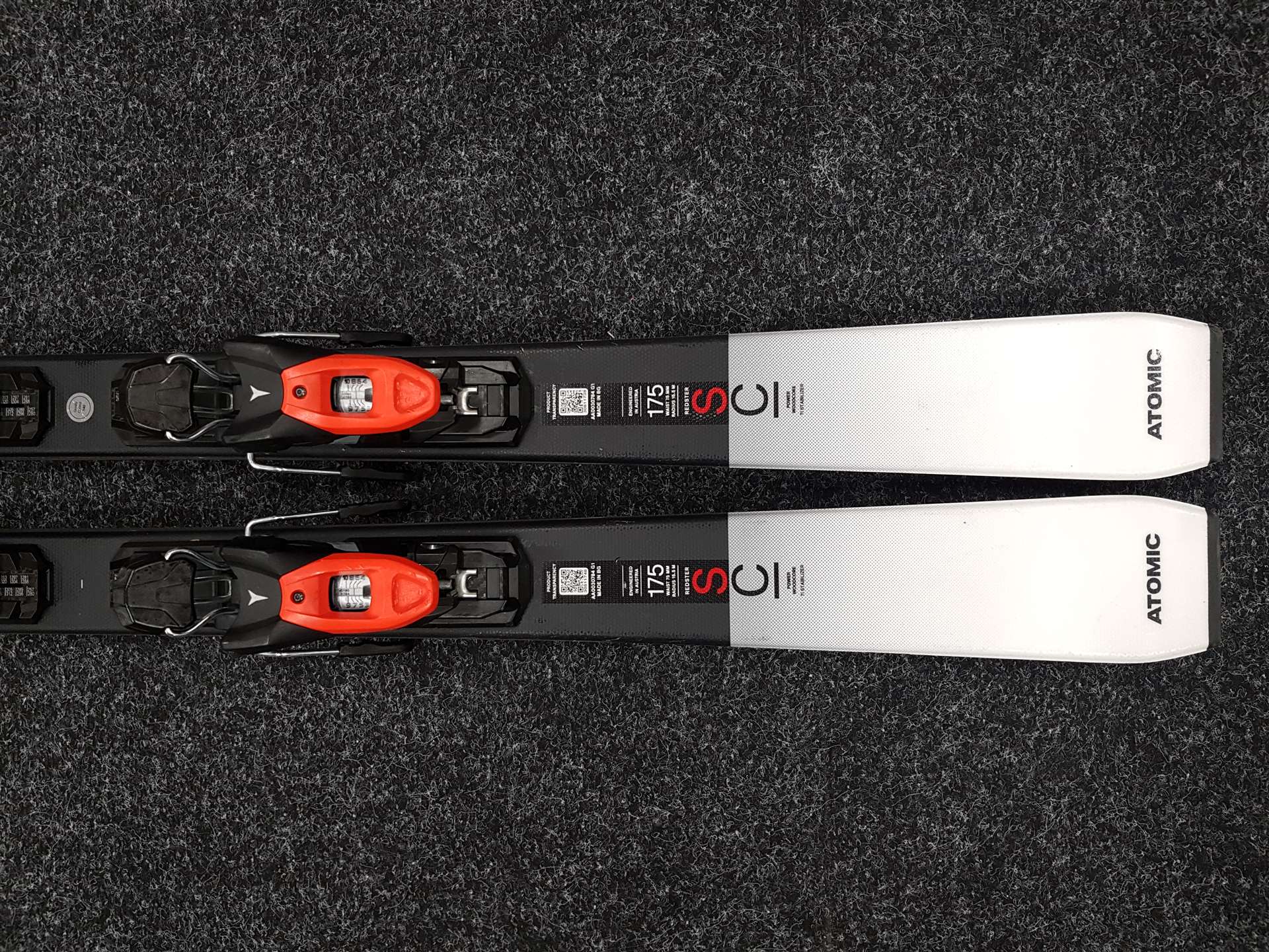 Použité lyže ATOMIC Redster SC + viazanie Atomic M 10
