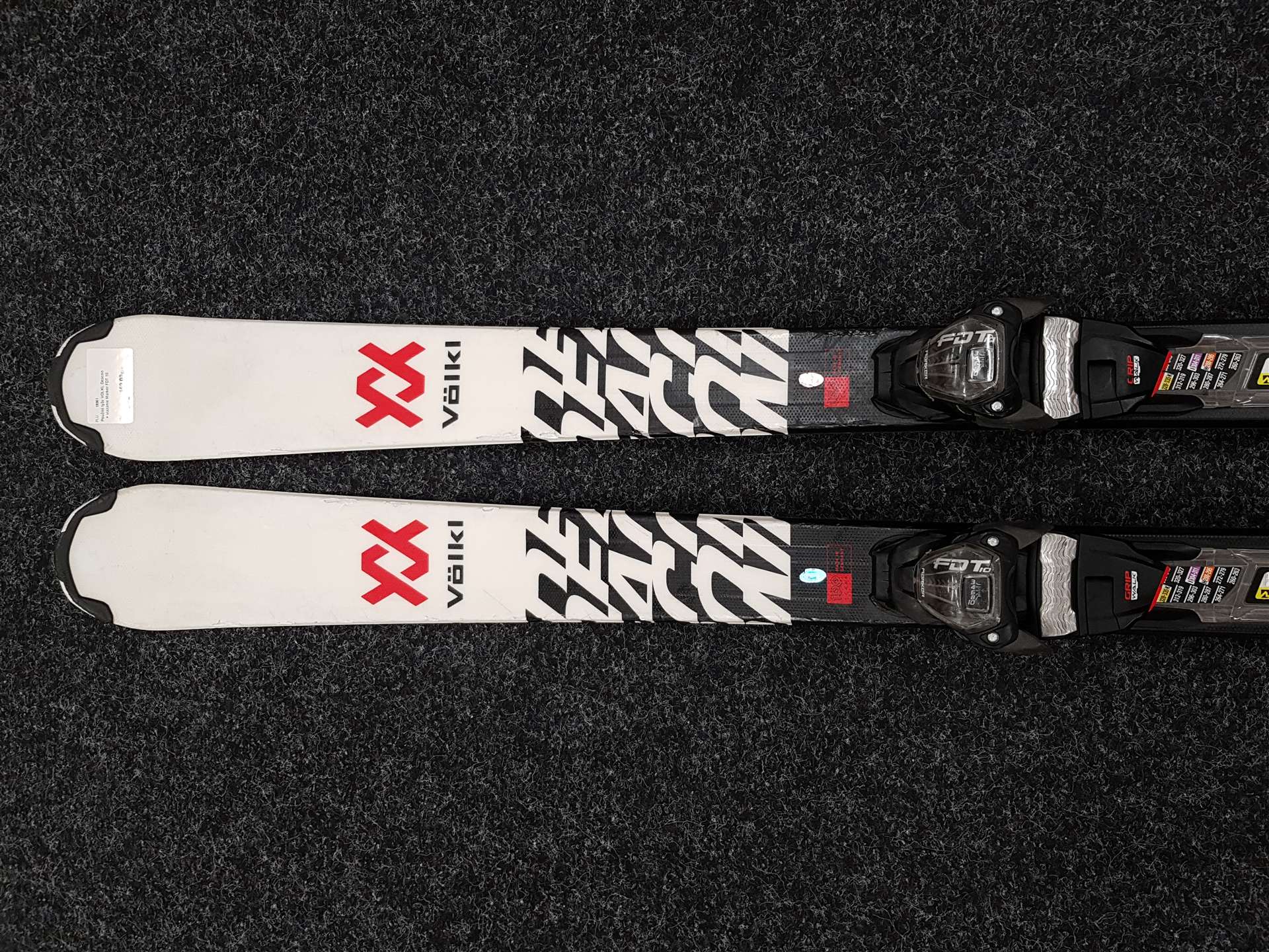 Schiuri VOLKL Deacon folosite + legături Marker FDT 10