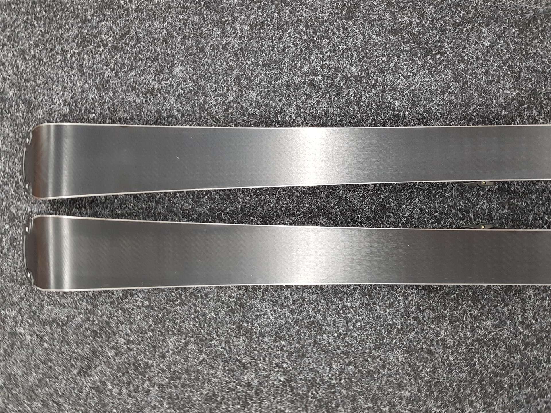 Schiuri VOLKL Deacon folosite + legături Marker FDT 10