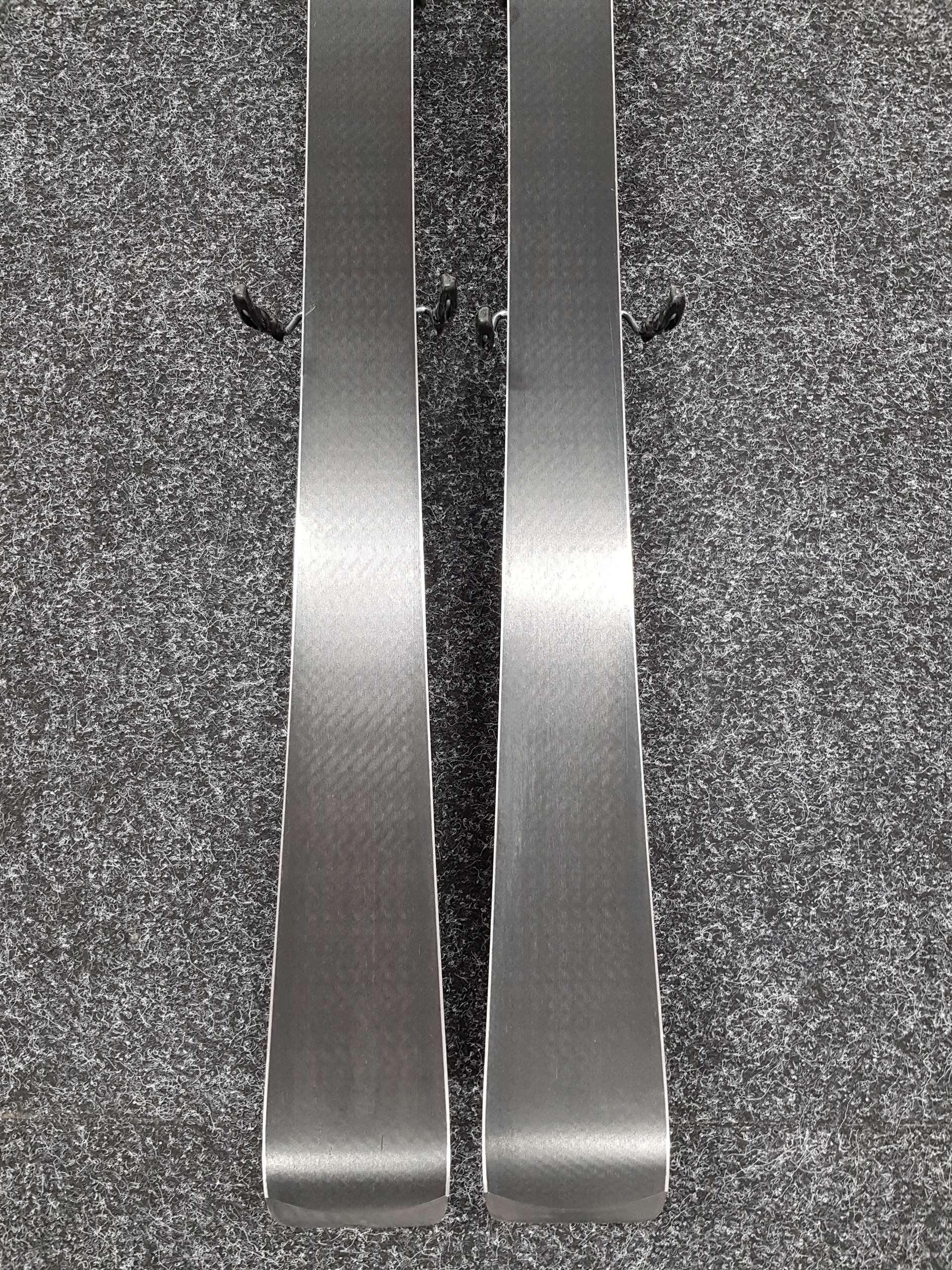 Schiuri VOLKL Deacon folosite + legături Marker FDT 10