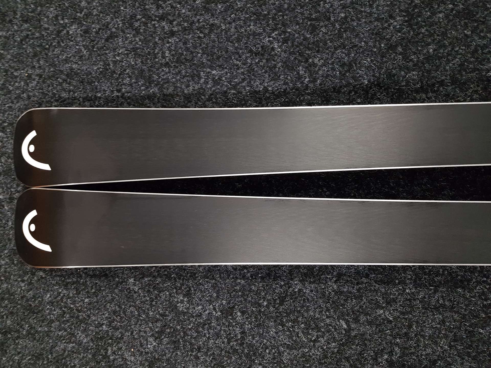 Použité lyže HEAD e-SPEED + vázání Head Freeflex 14
