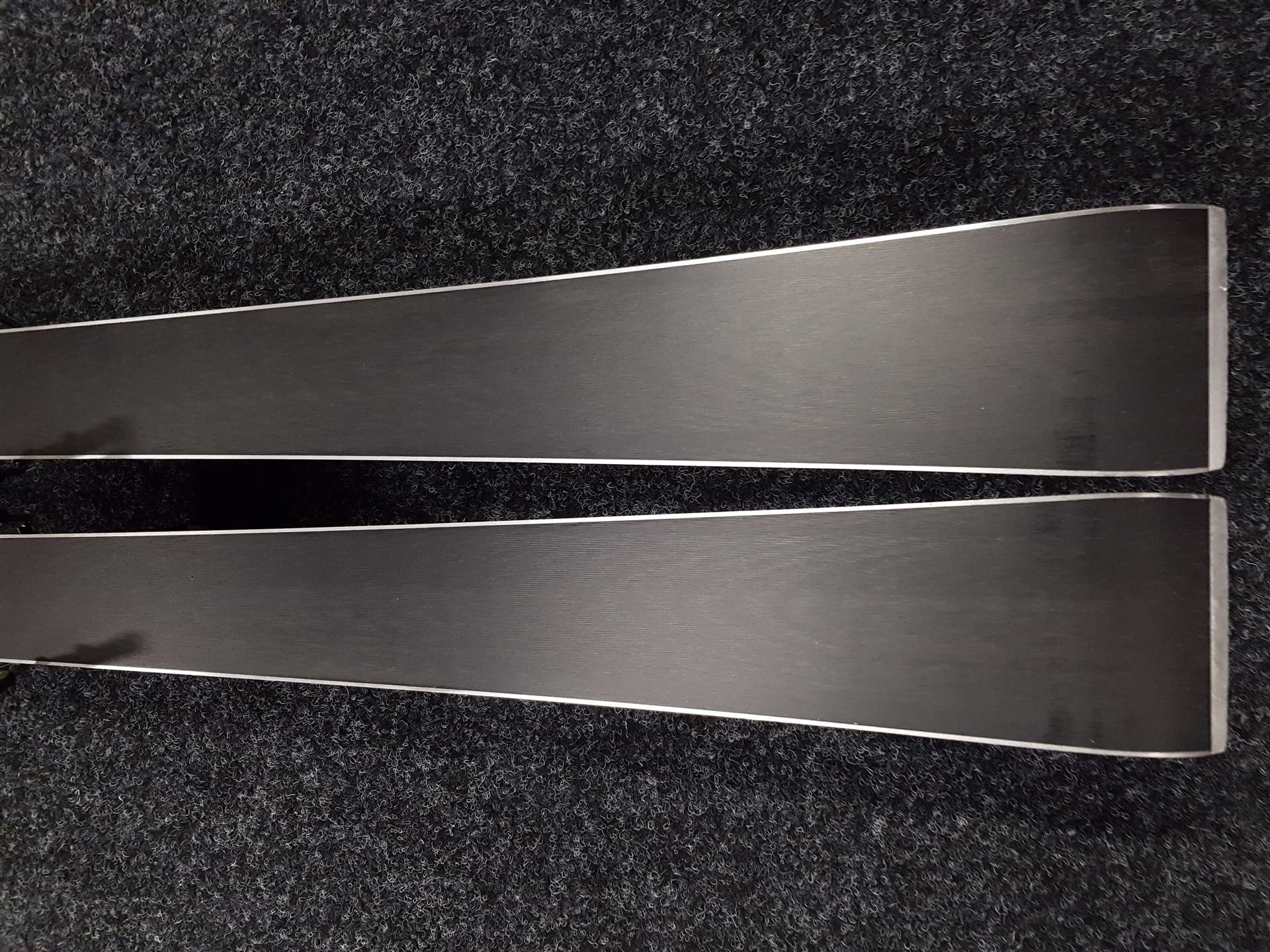 Použité lyže HEAD e-SPEED + vázání Head Freeflex 14