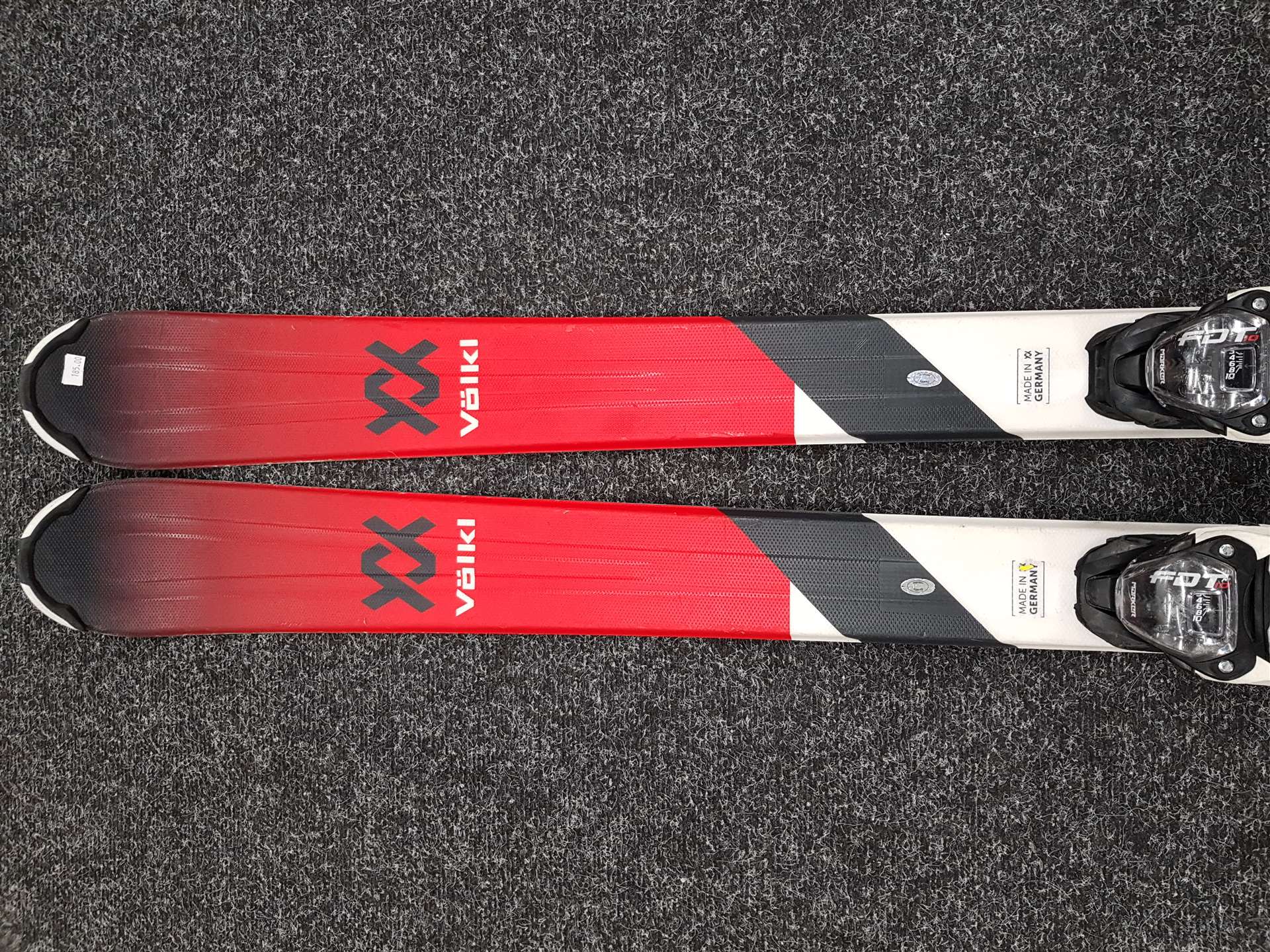 Schiuri folosite VOLKL DEACON 7.4