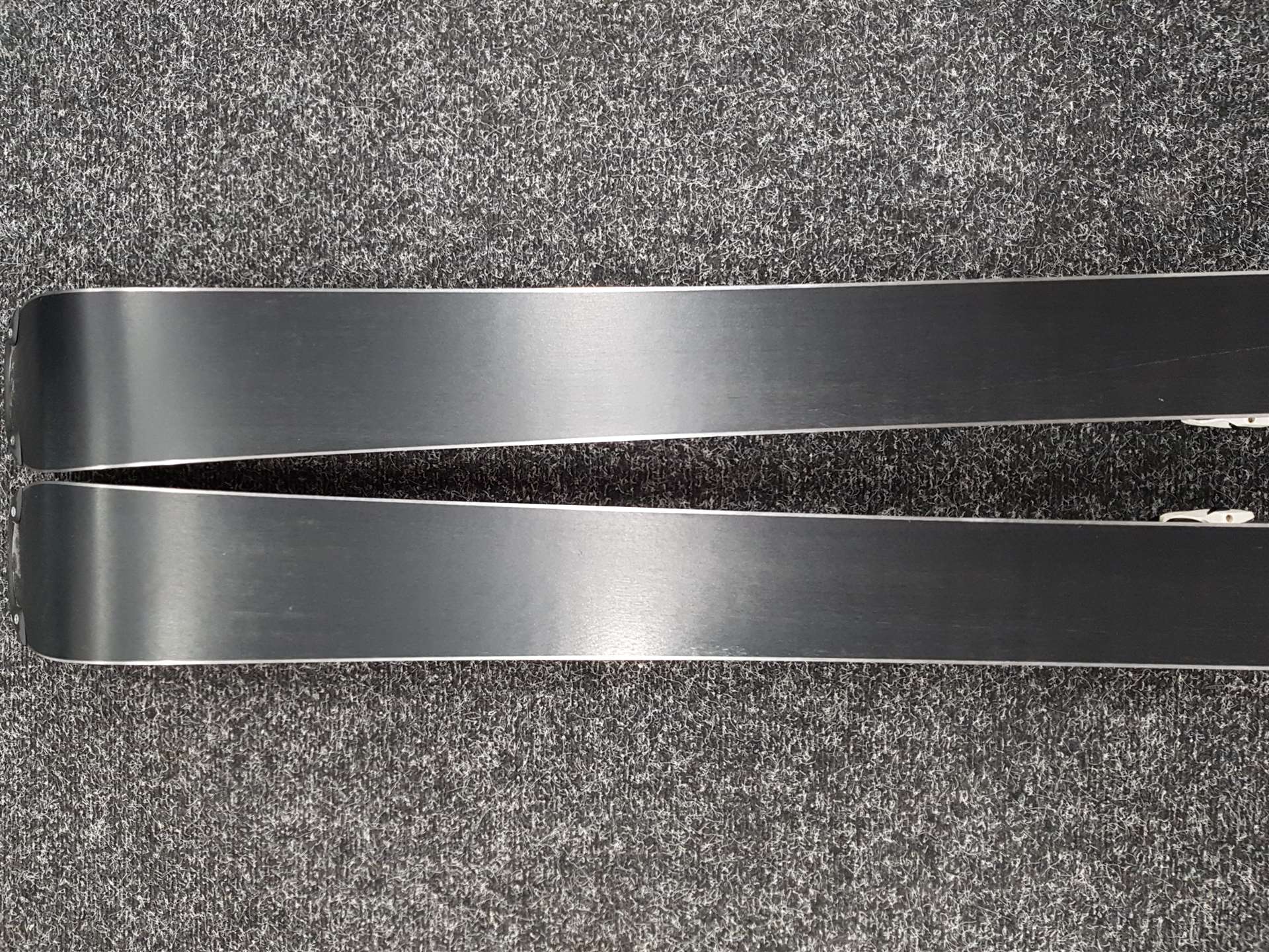 Schiuri folosite VOLKL DEACON 7.4