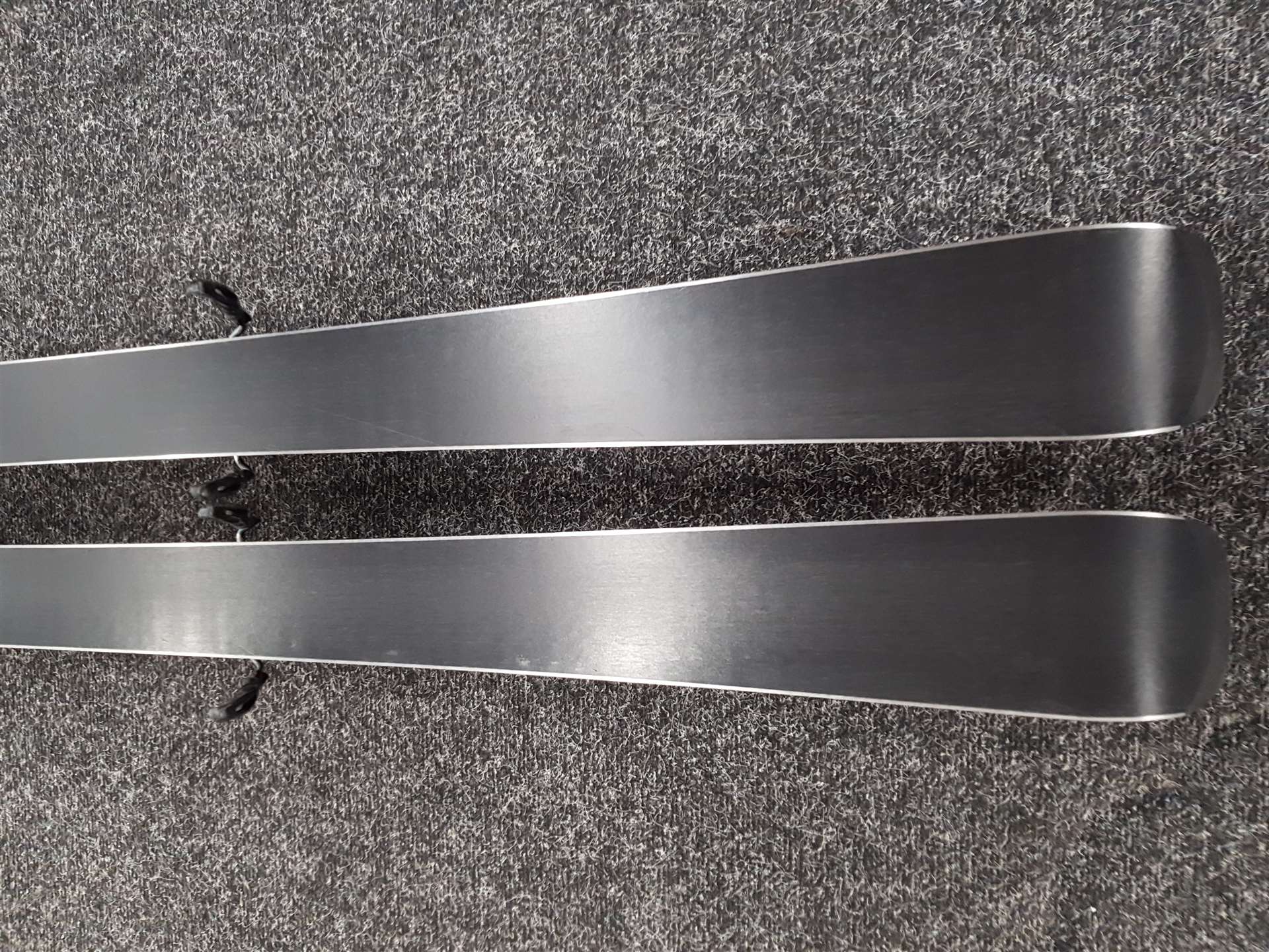 Schiuri folosite VOLKL DEACON 7.4