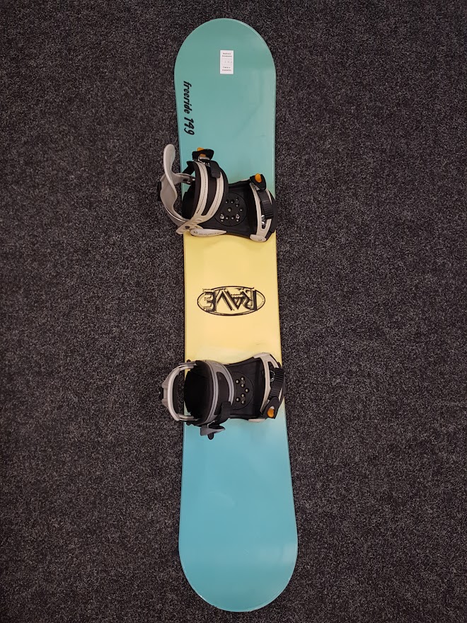 Gebrauchtes Rave Freeride Snowboard + SnowPro Modular Bindungen Größe M/L