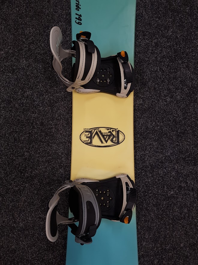 Gebrauchtes Rave Freeride Snowboard + SnowPro Modular Bindungen Größe M/L
