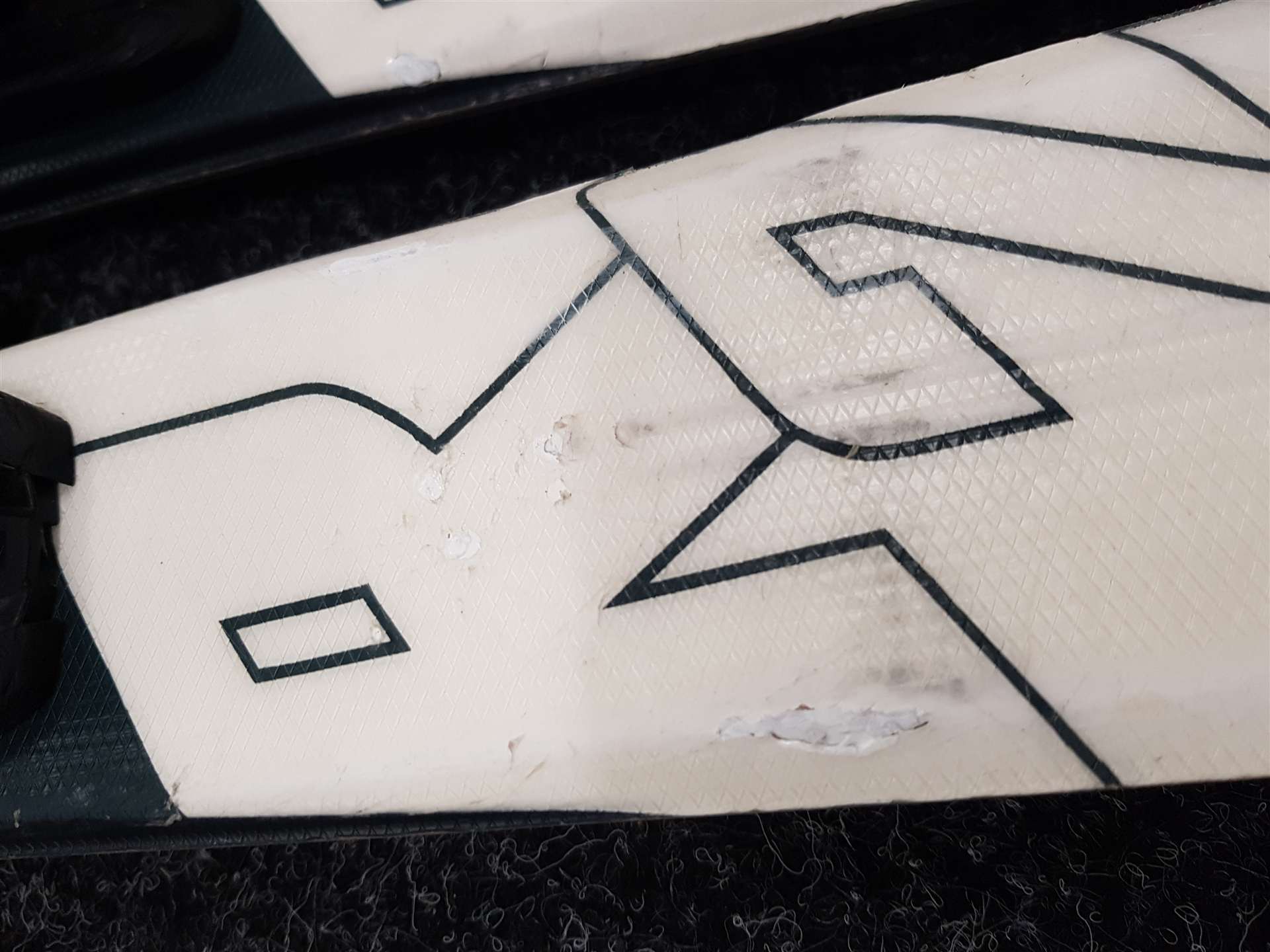 Sci usati ROSSIGNOL React 2 Carbon + attacchi Look Xpress 10