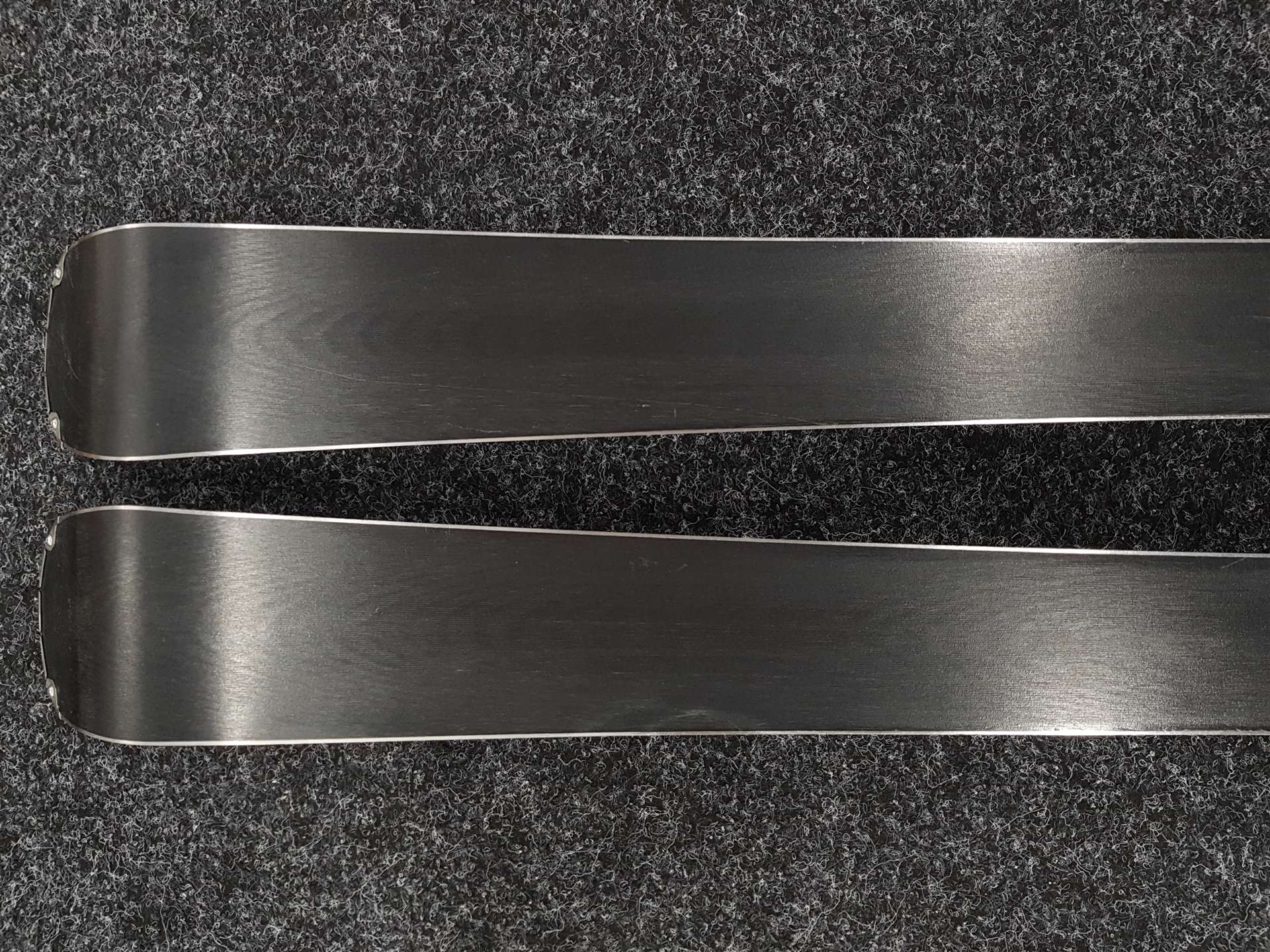 Sci usati ROSSIGNOL React 2 Carbon + attacchi Look Xpress 10