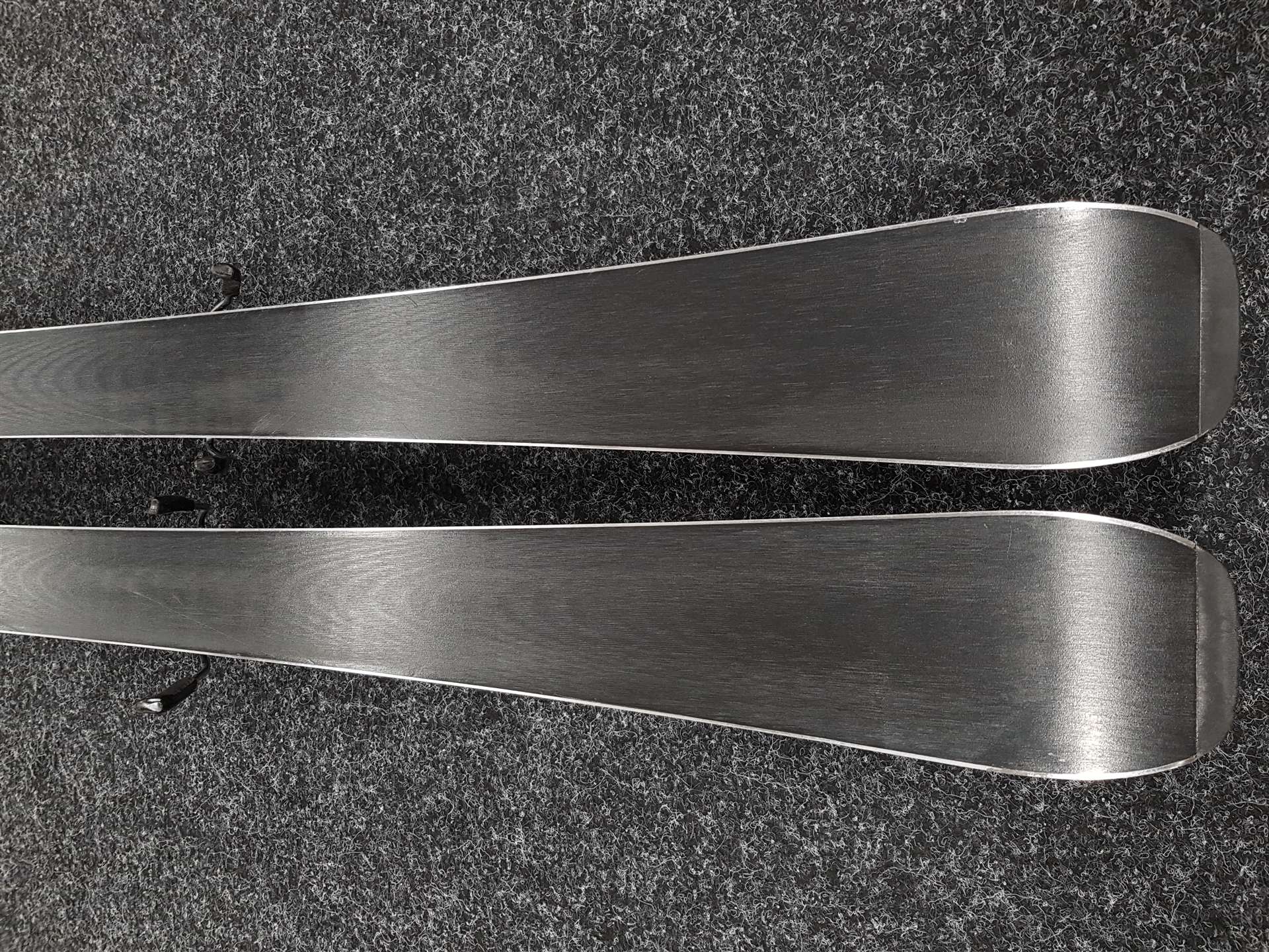Sci usati ROSSIGNOL React 2 Carbon + attacchi Look Xpress 10