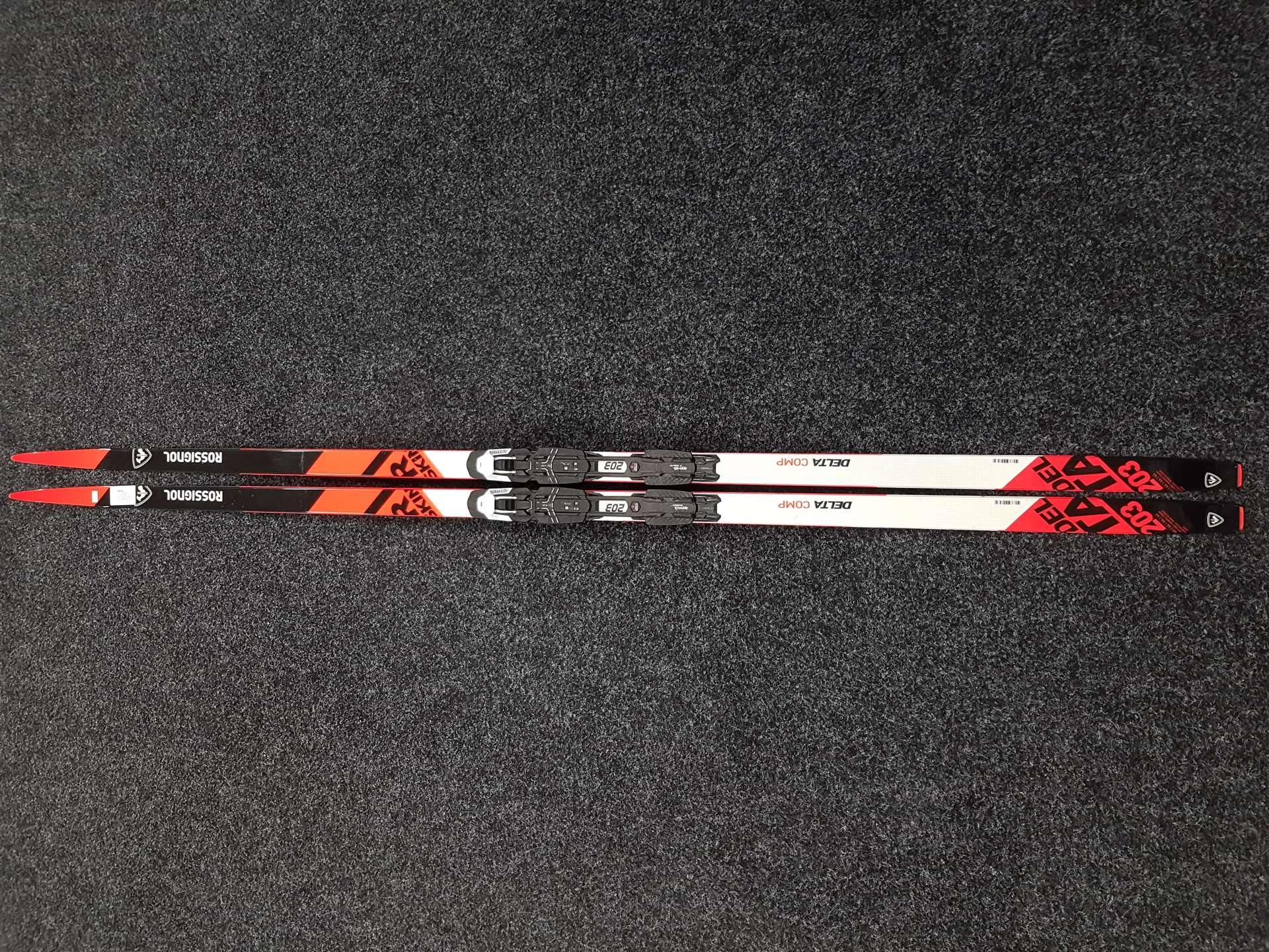 Schiuri de fond Rossignol Delta Comp R-Skin second-hand + legături Rottefella NNN