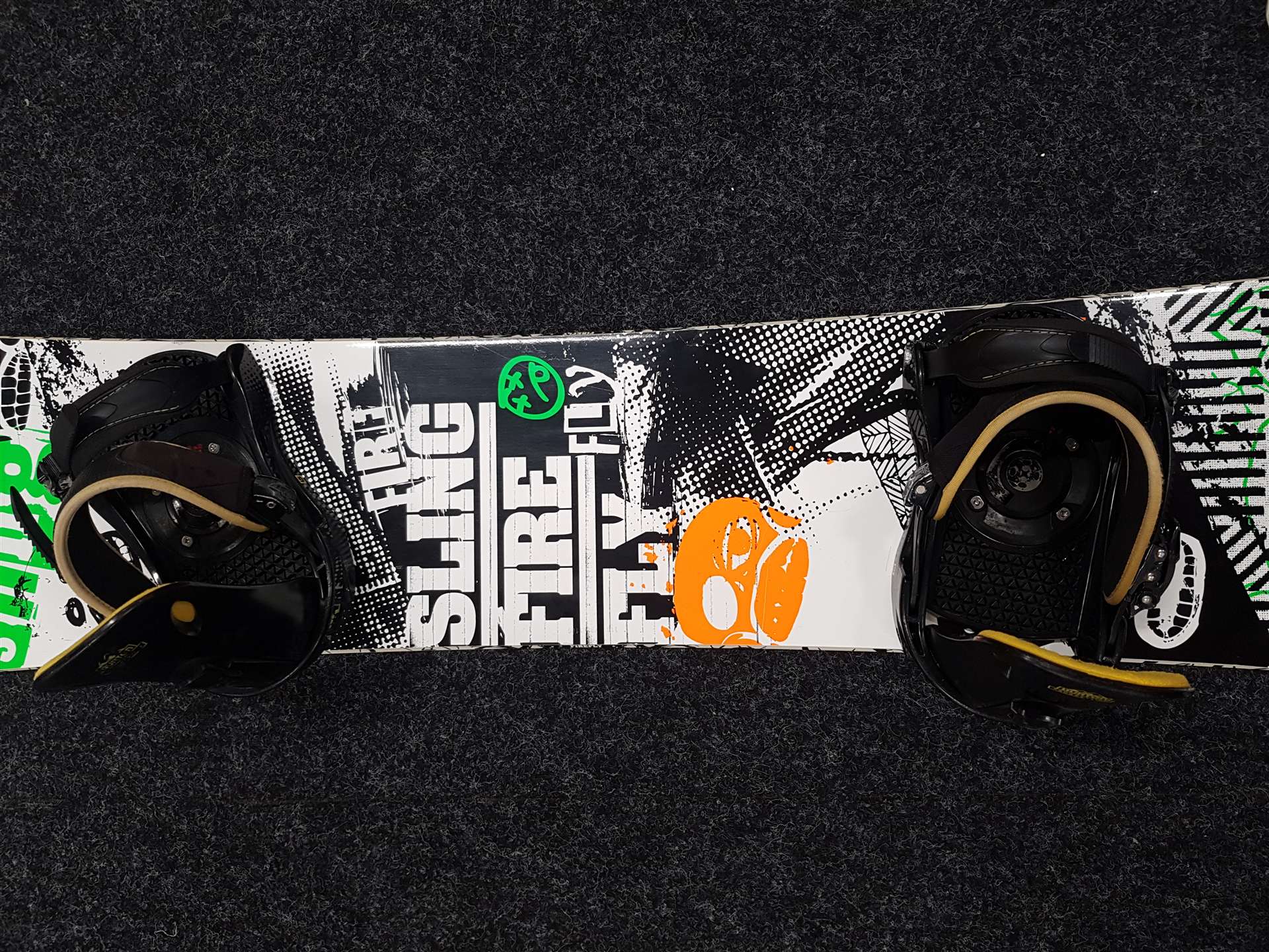 Gebrauchtes Burton FireFly Sling Snowboard + Bindungen Größe L/XL