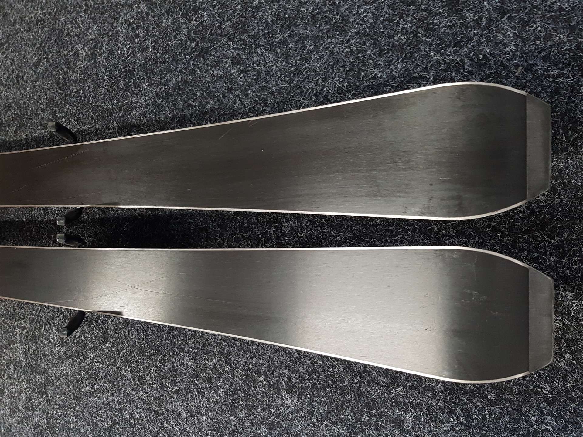 Używane narty ARTIS 2 + wiązania Tyrolia PR 11