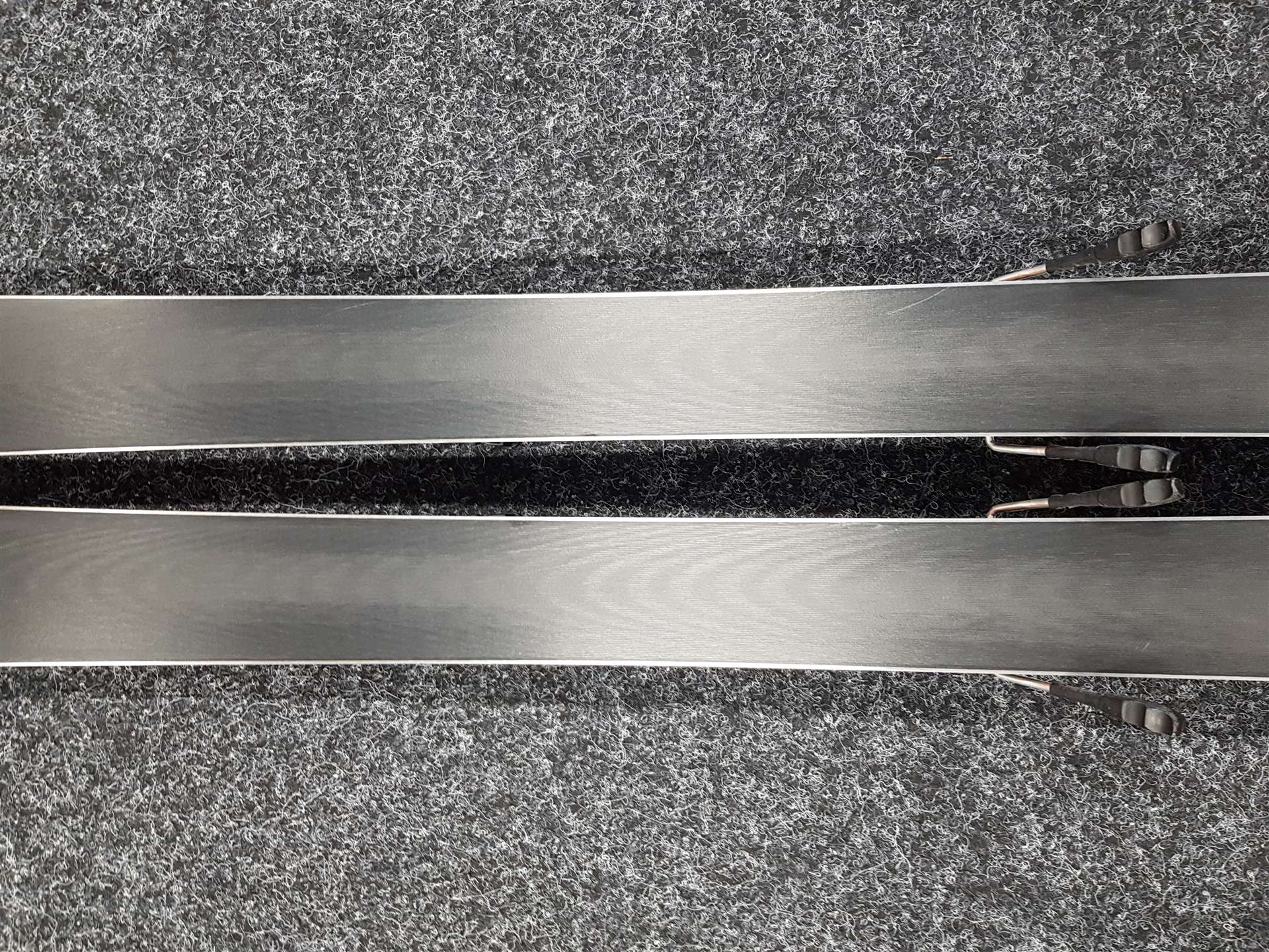 Použité lyže VOLKL Racetiger GS + viazanie Marker 4.5