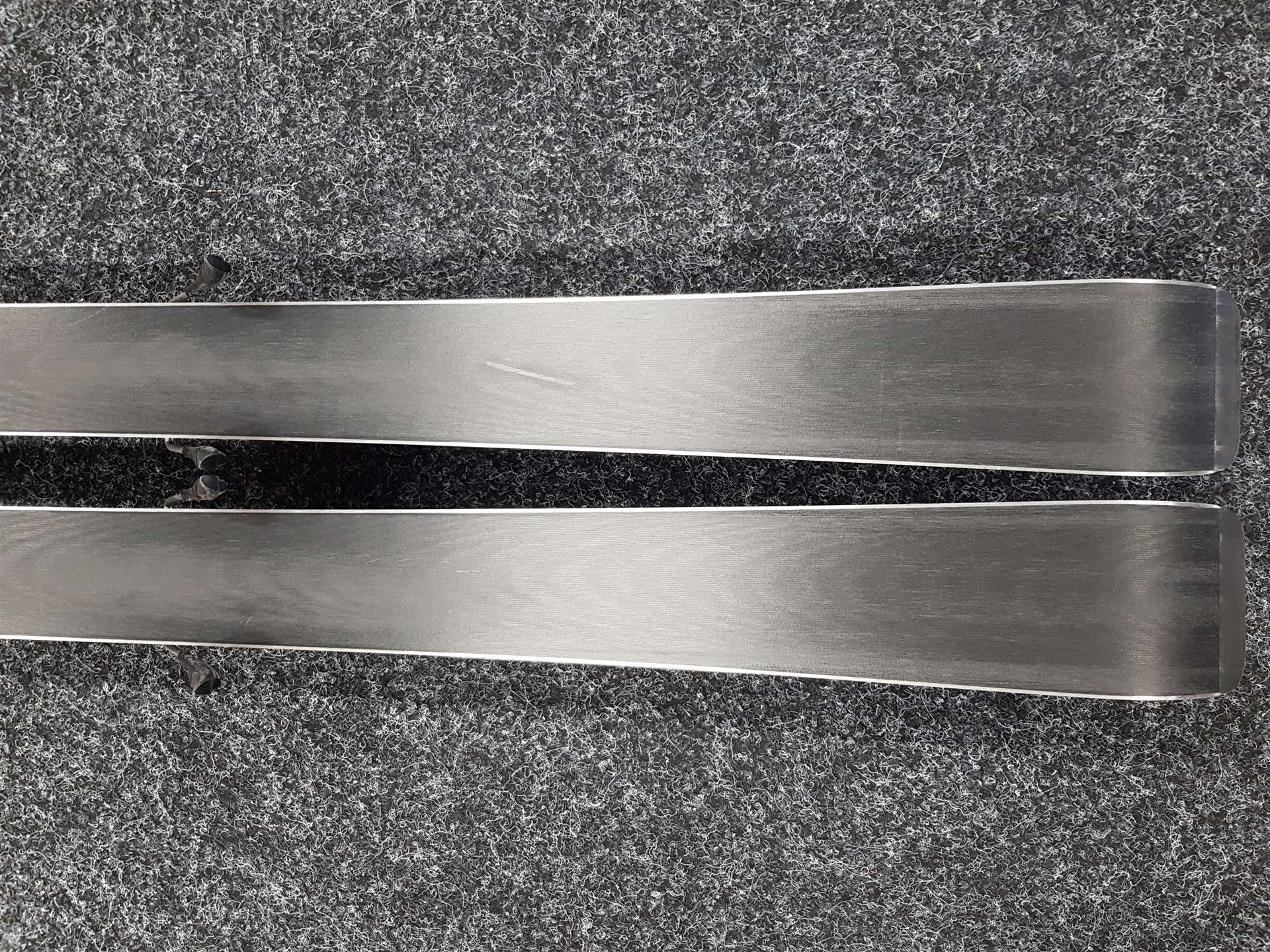 Použité lyže VOLKL Racetiger GS + viazanie Marker 4.5