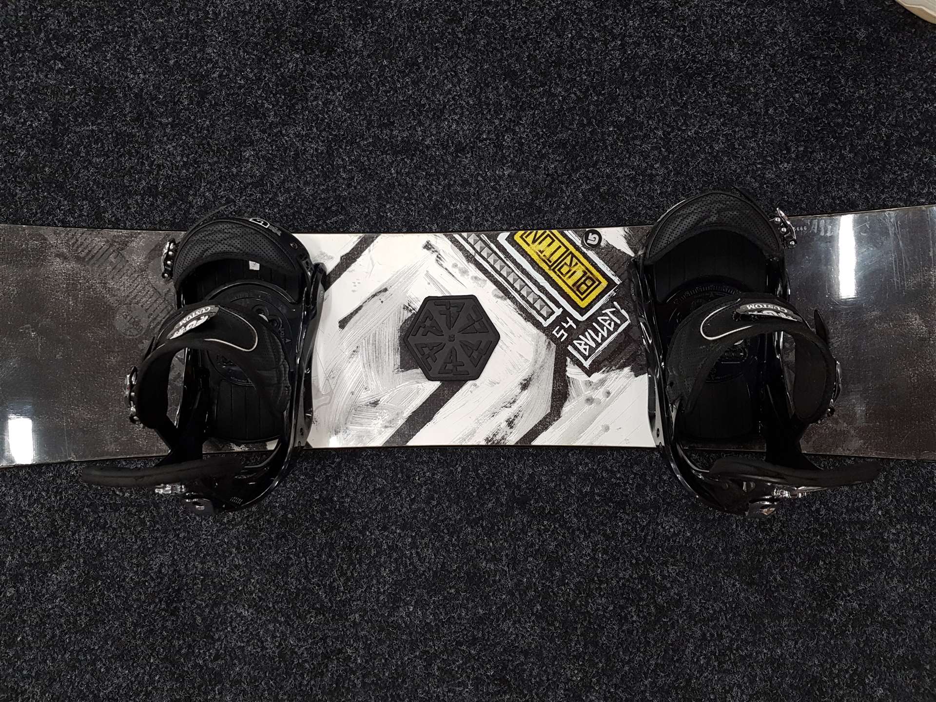 Použitý snowboard BURTON Bullet + vázání Burton velikost L