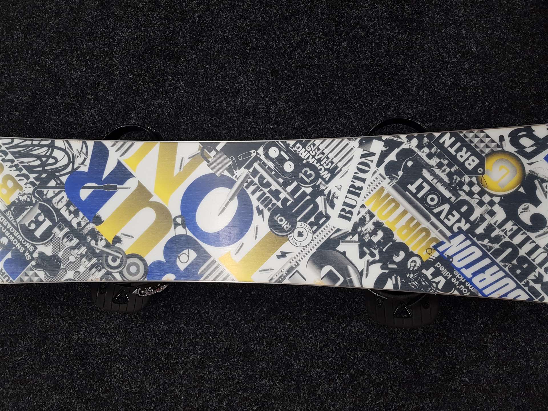 Použitý snowboard BURTON Bullet + vázání Burton velikost L