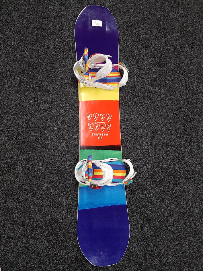 Tabla de snowboard Bataleon Feelbetter usada + fijaciones Burton talla M