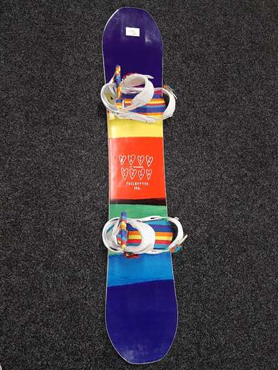 Tabla de snowboard Bataleon Feelbetter usada + fijaciones Burton talla M