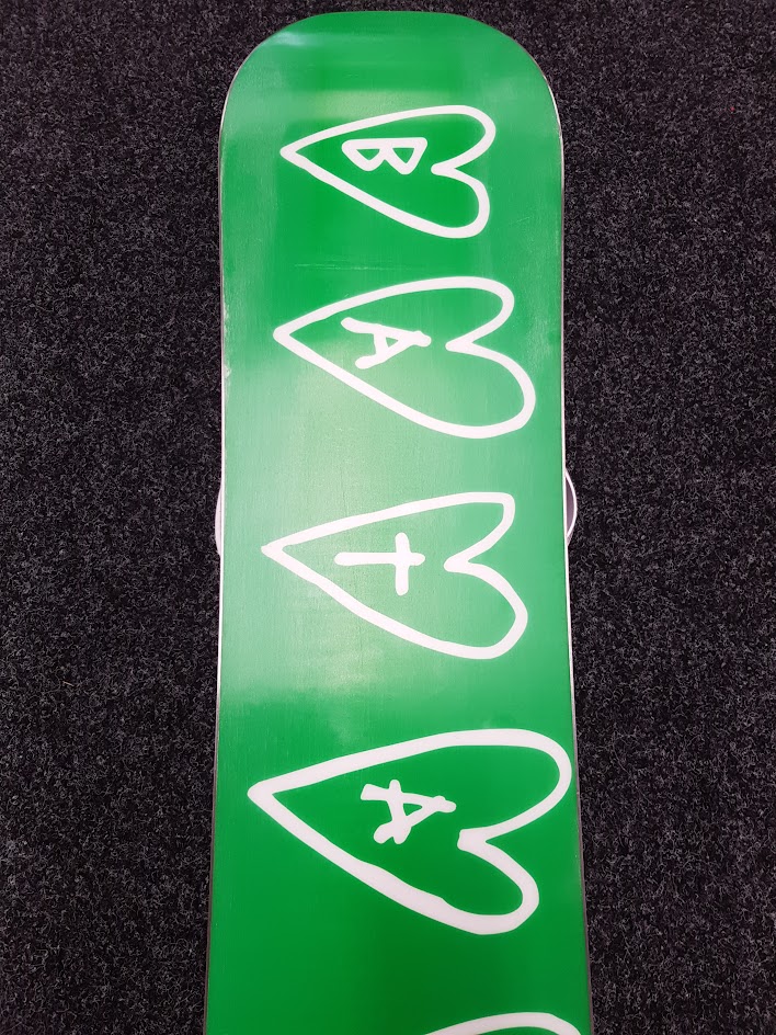 Tabla de snowboard Bataleon Feelbetter usada + fijaciones Burton talla M