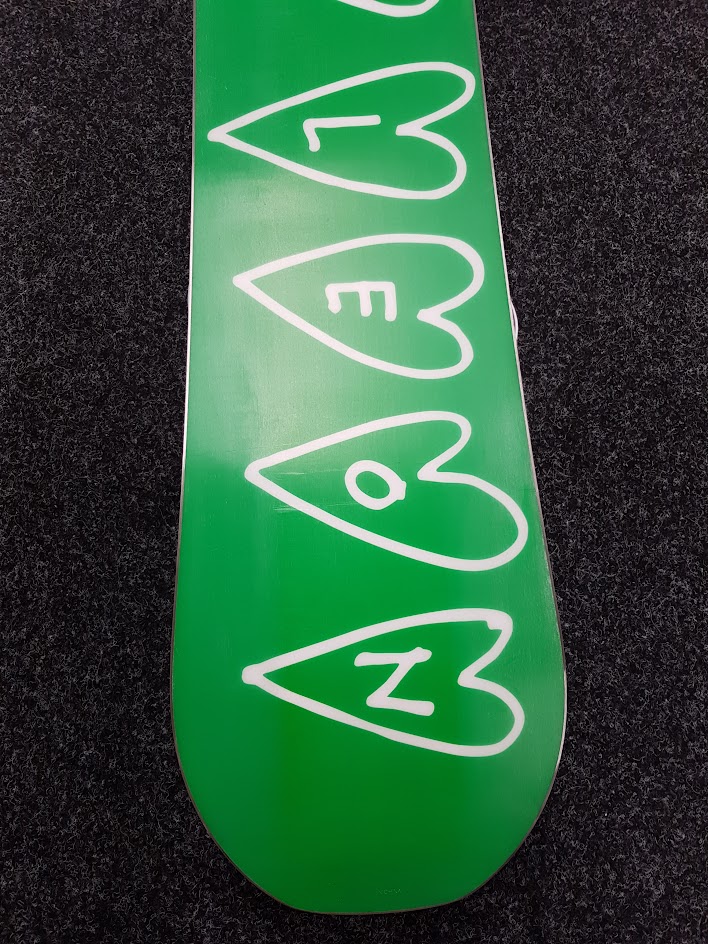 Tabla de snowboard Bataleon Feelbetter usada + fijaciones Burton talla M