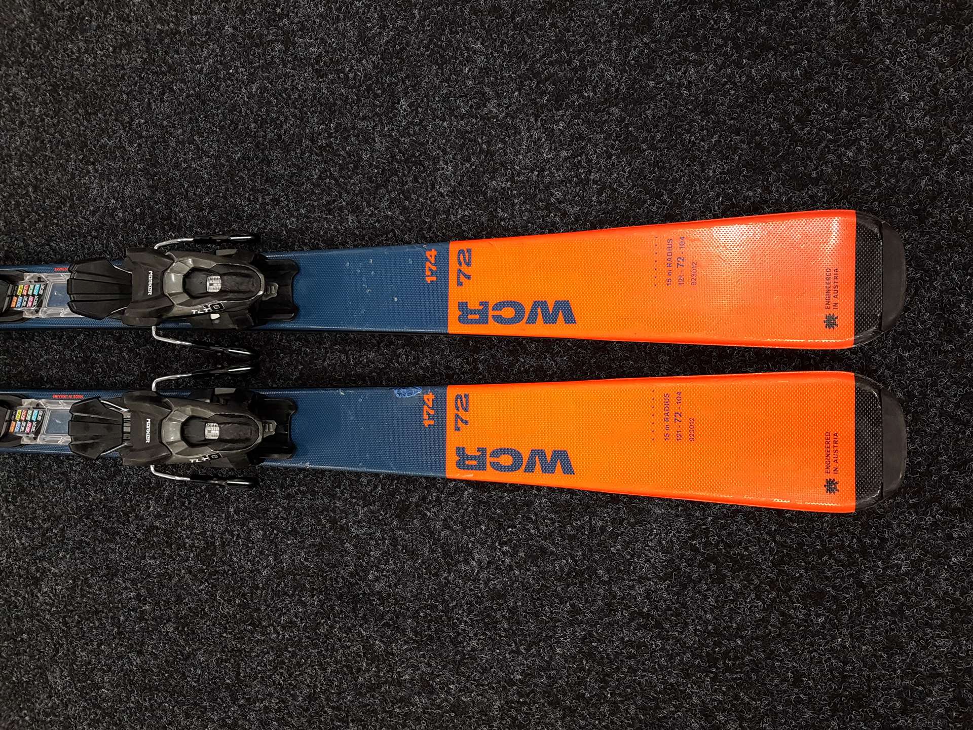 Skis d'occasion BLIZZARD WCR 72 + fixations Marker 10 TLT