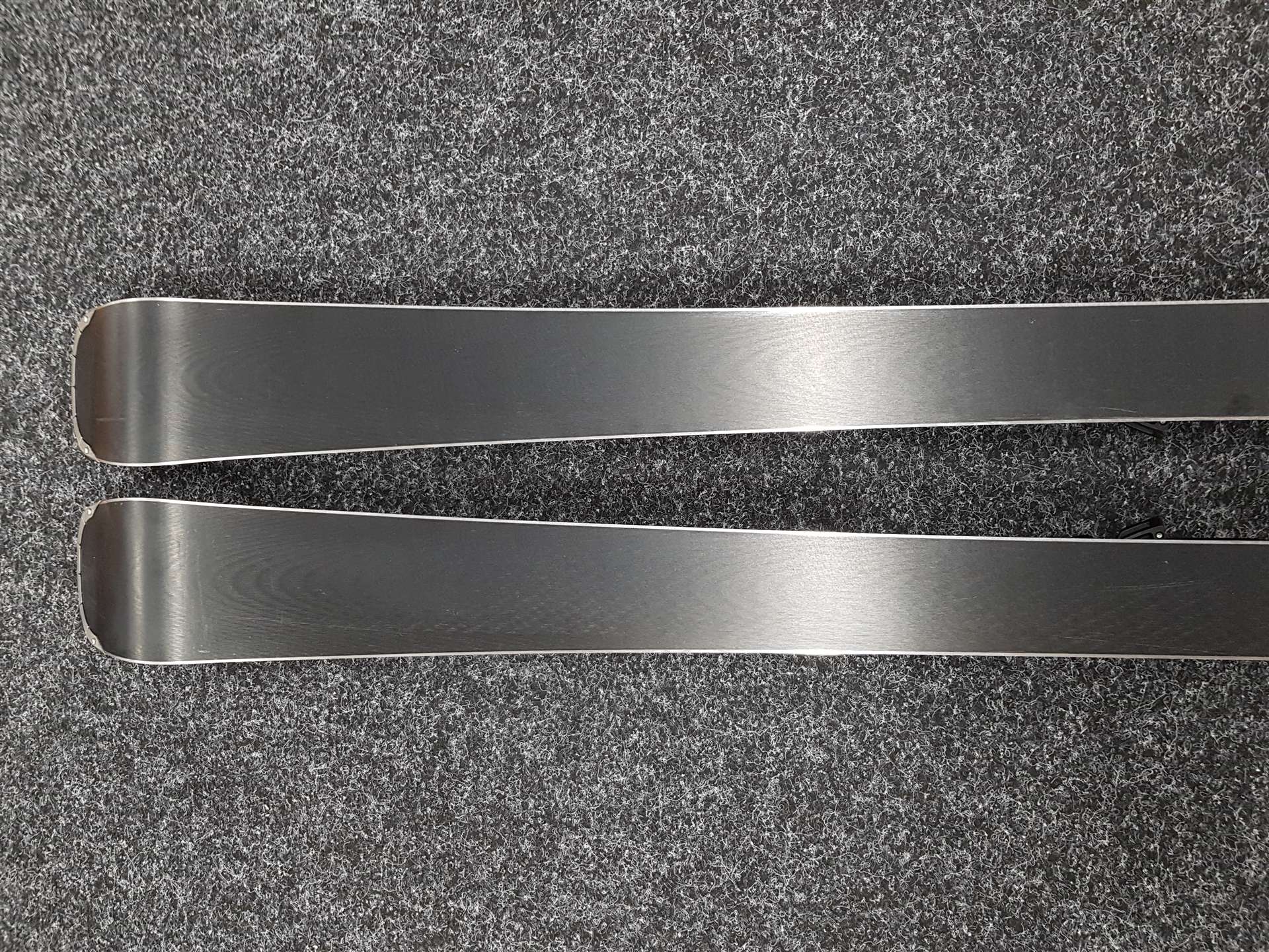 Gebrauchte HEAD Shape 3.0 Ski + Tyrolia 10 Bindungen