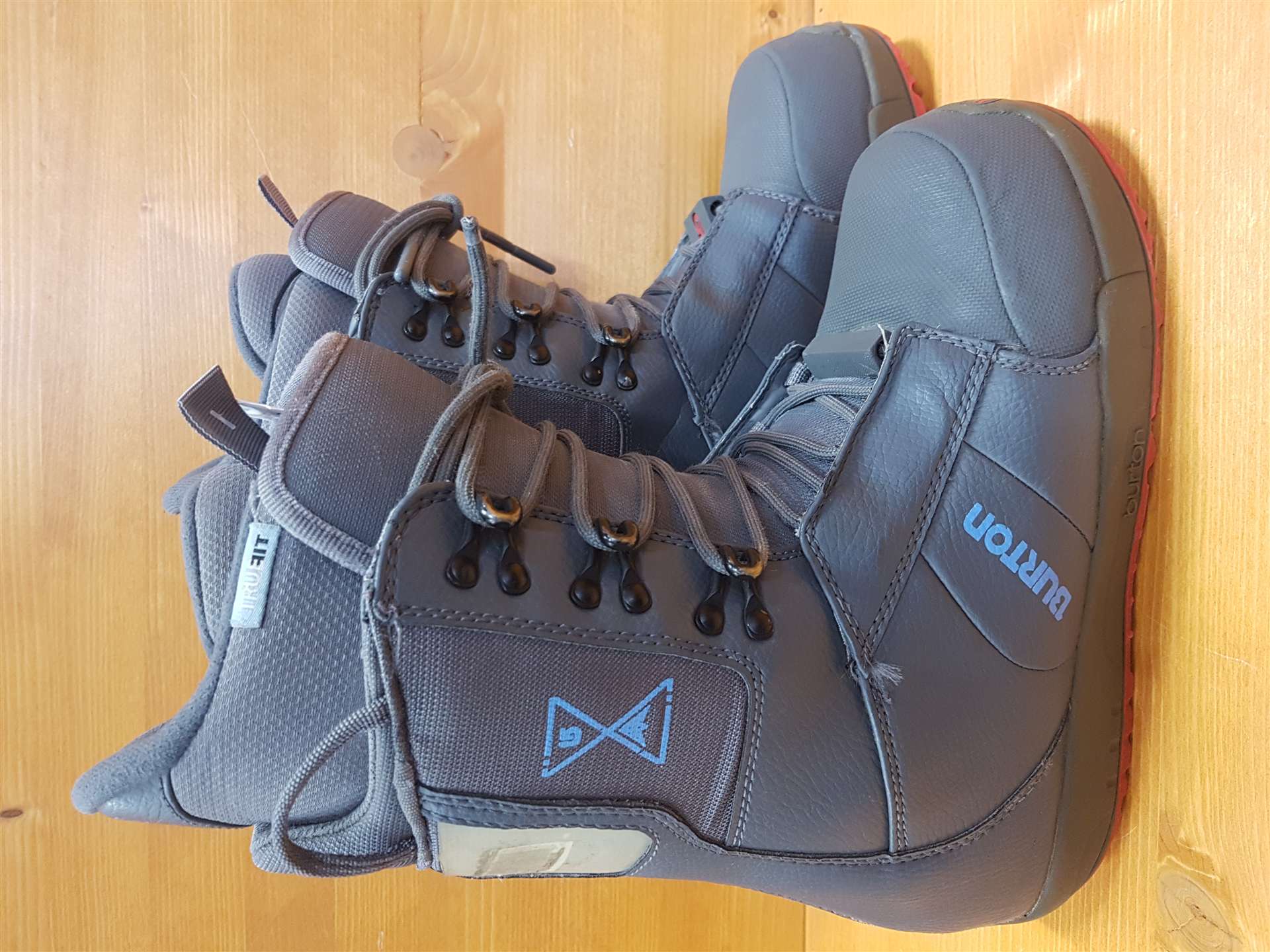 Ghete de snowboard BURTON Progression W folosite