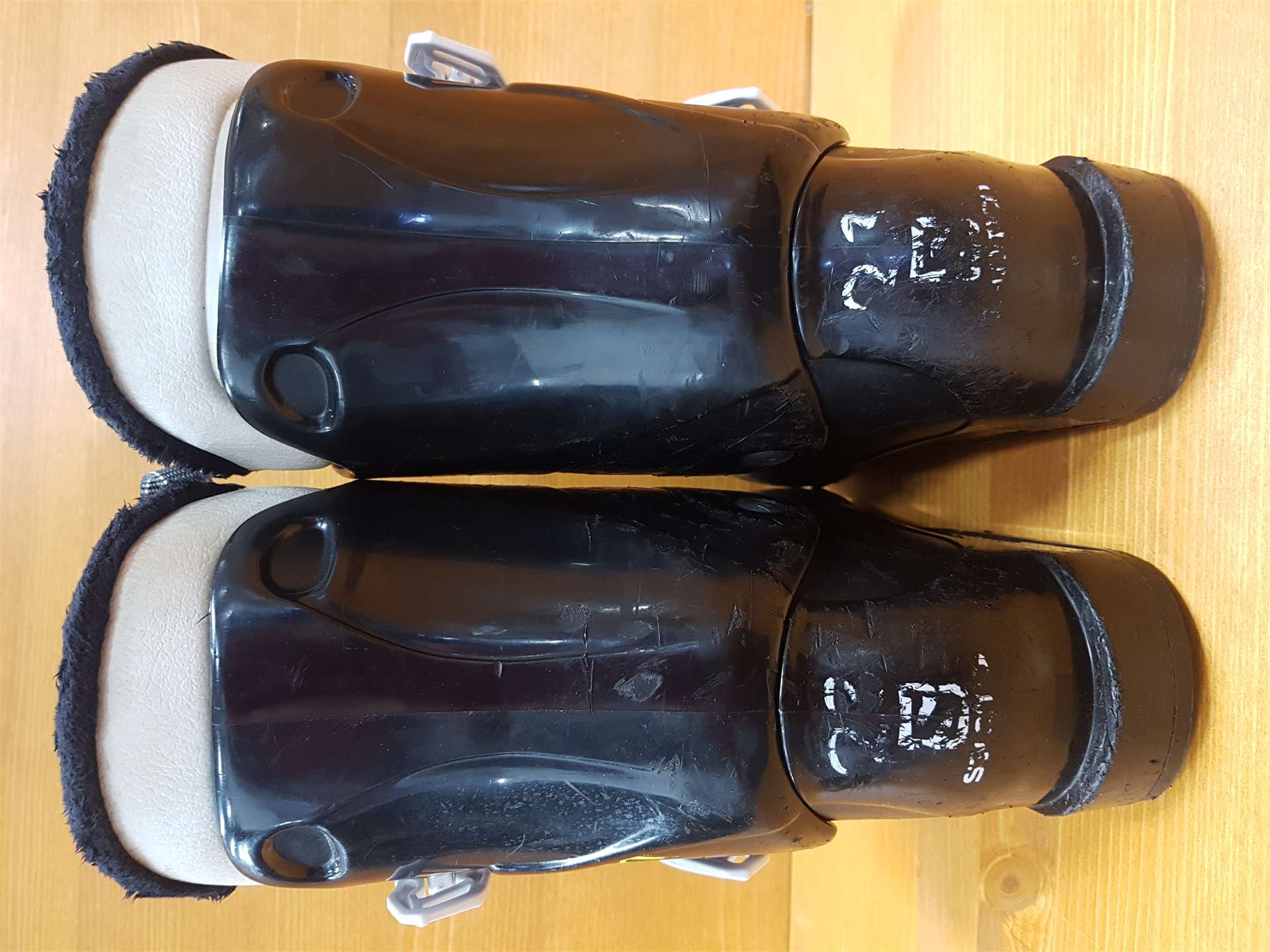 Gebrauchte SALOMON T3 Skischuhe