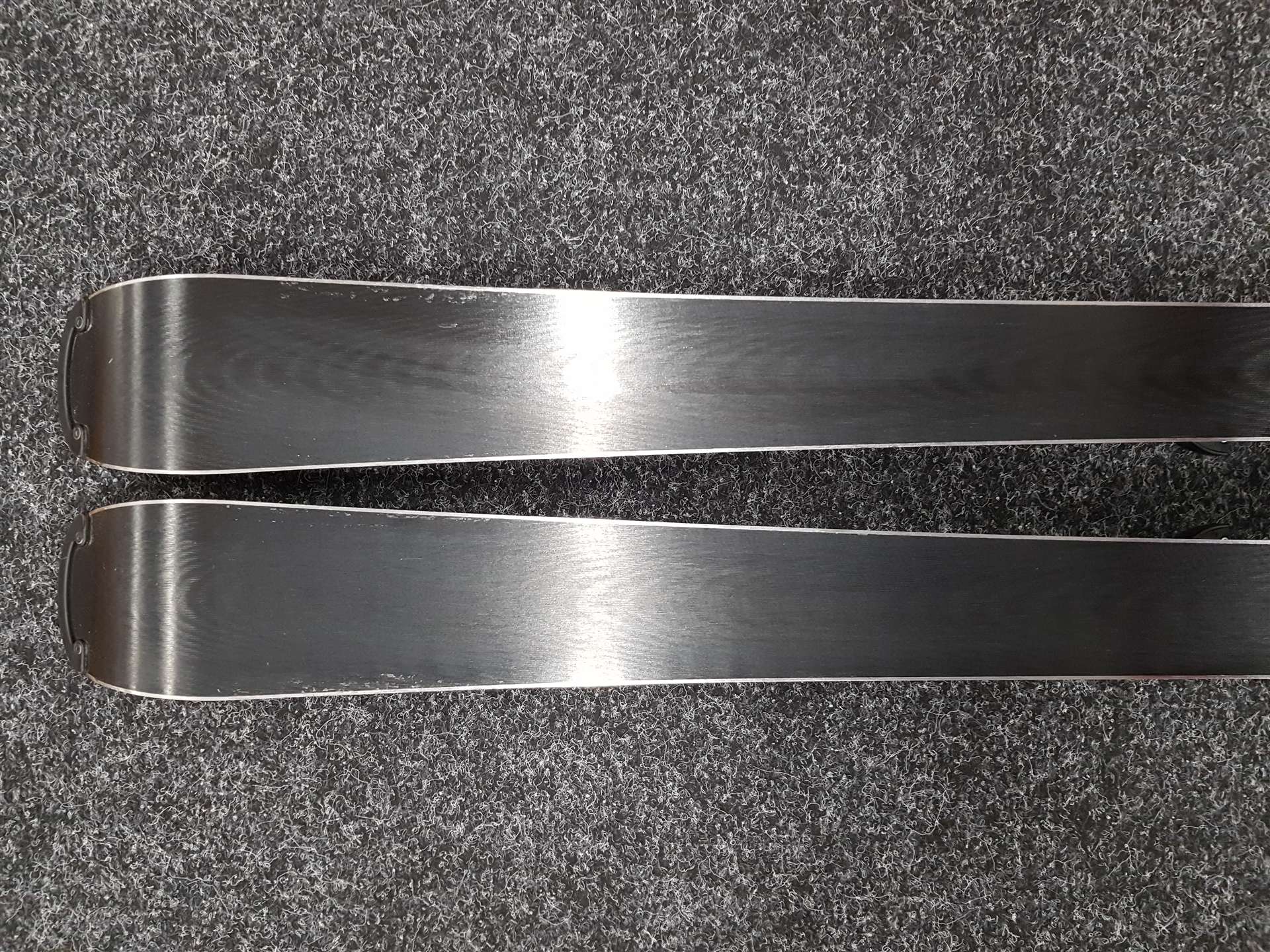 Esquís ELAN Carve X usados + fijaciones Elan EL 10
