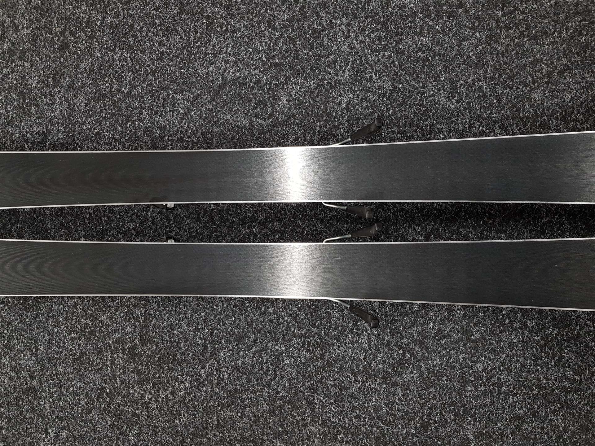 Esquís ELAN Carve X usados + fijaciones Elan EL 10
