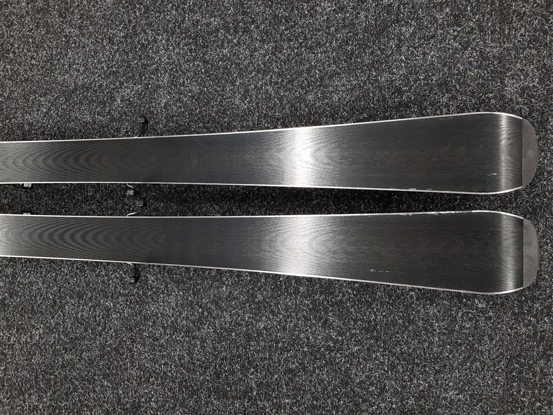Esquís ELAN Carve X usados + fijaciones Elan EL 10