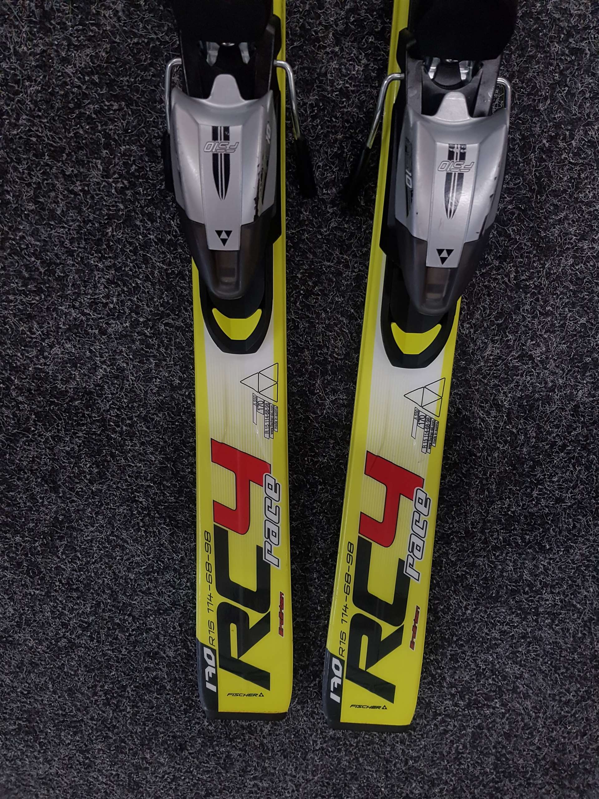 Bazárové lyže  FISCHER RC4 Race Air Carbon