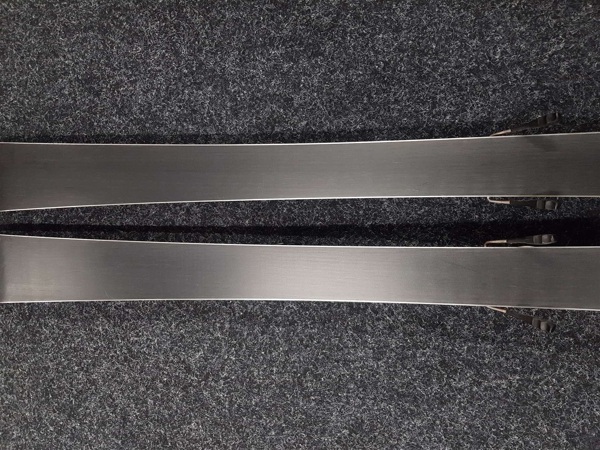 Použité detské lyže VOLKL Racetiger GS + viazanie Marker 4,5