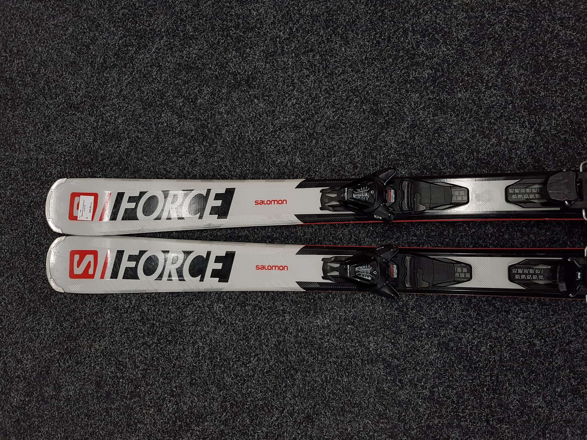 Bazárové lyže Salomon Force X6