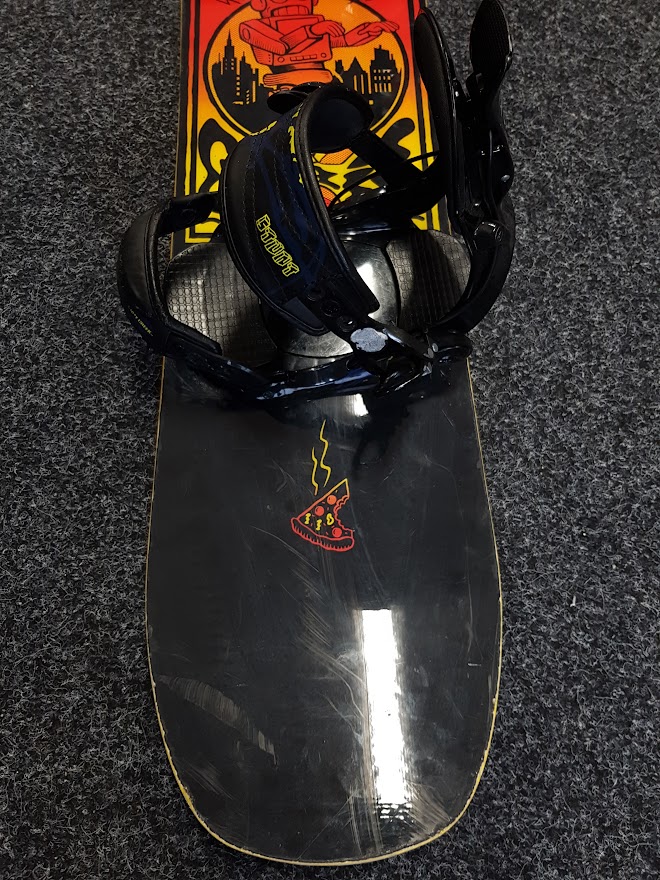 Gebrauchtes Salomon Grace Snowboard mit Crazy Creek Bindung, Größe. XS