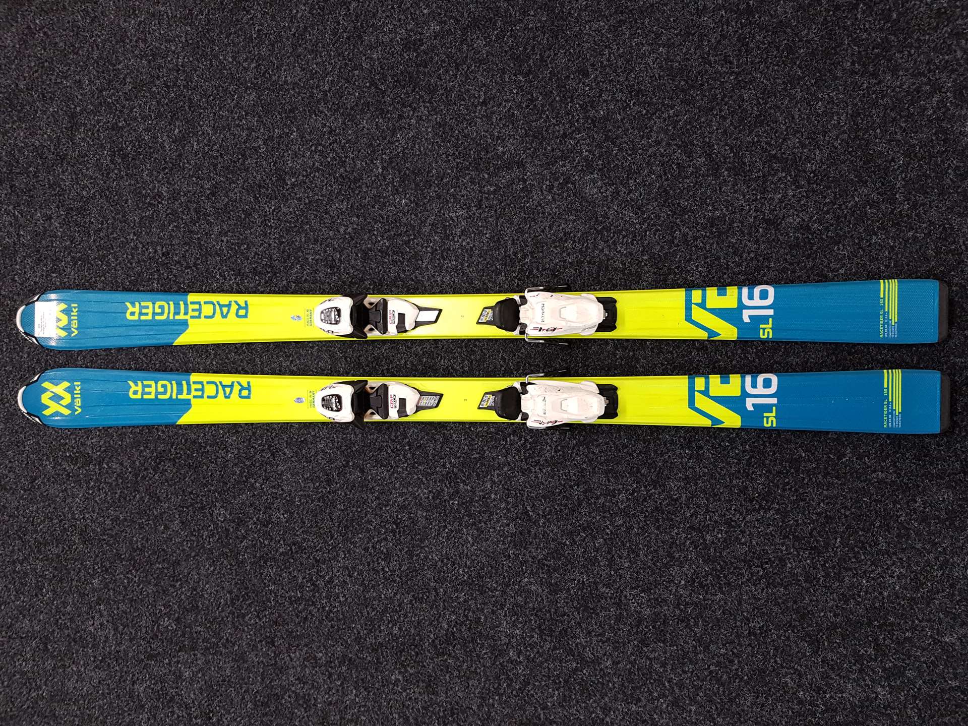 Použité lyže VOLKL Racetiger SL 16 + vázání Marker 7.0