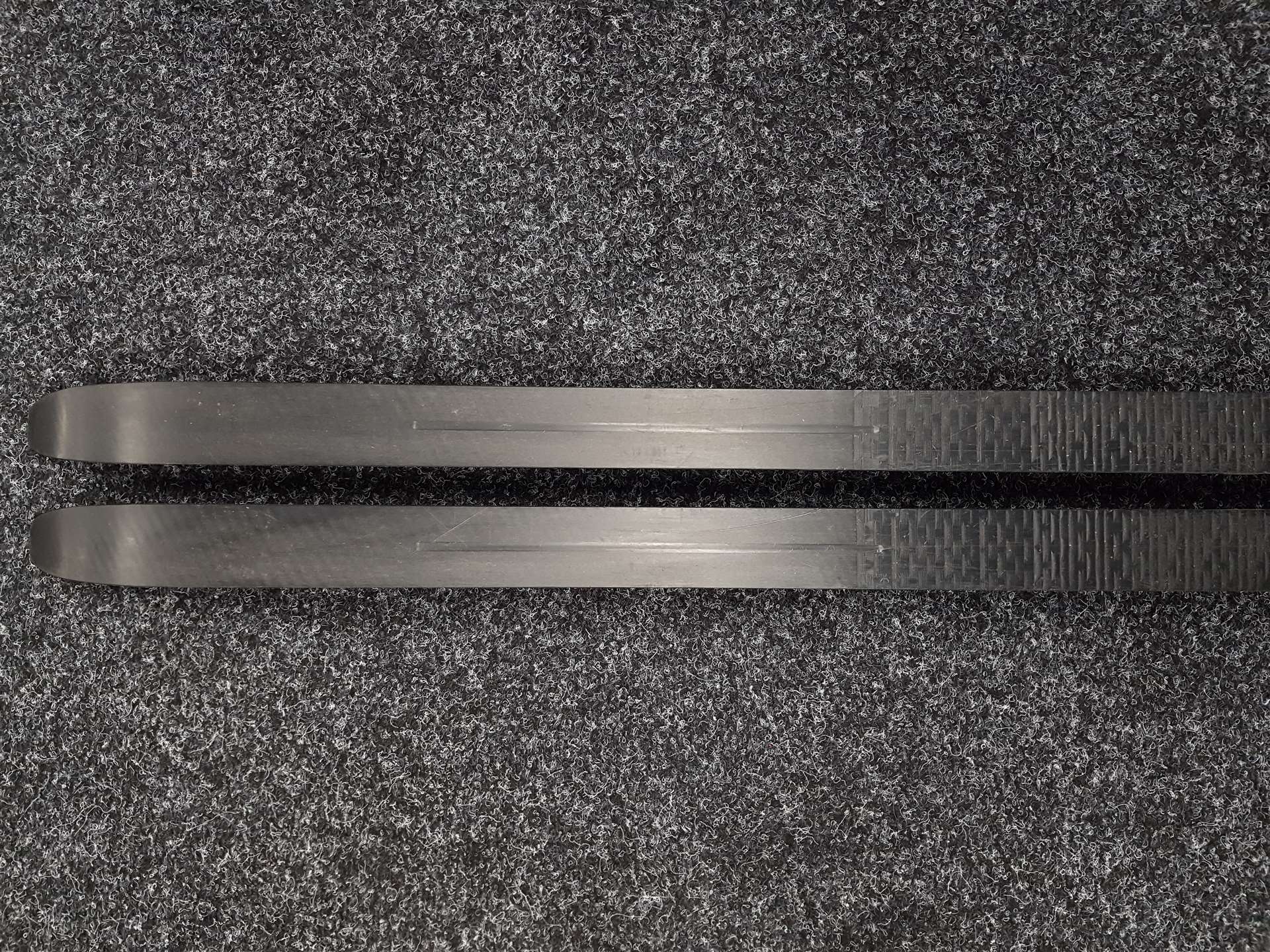 Schiuri de fond Fischer NC Super Crown second-hand + legături Fischer NNN