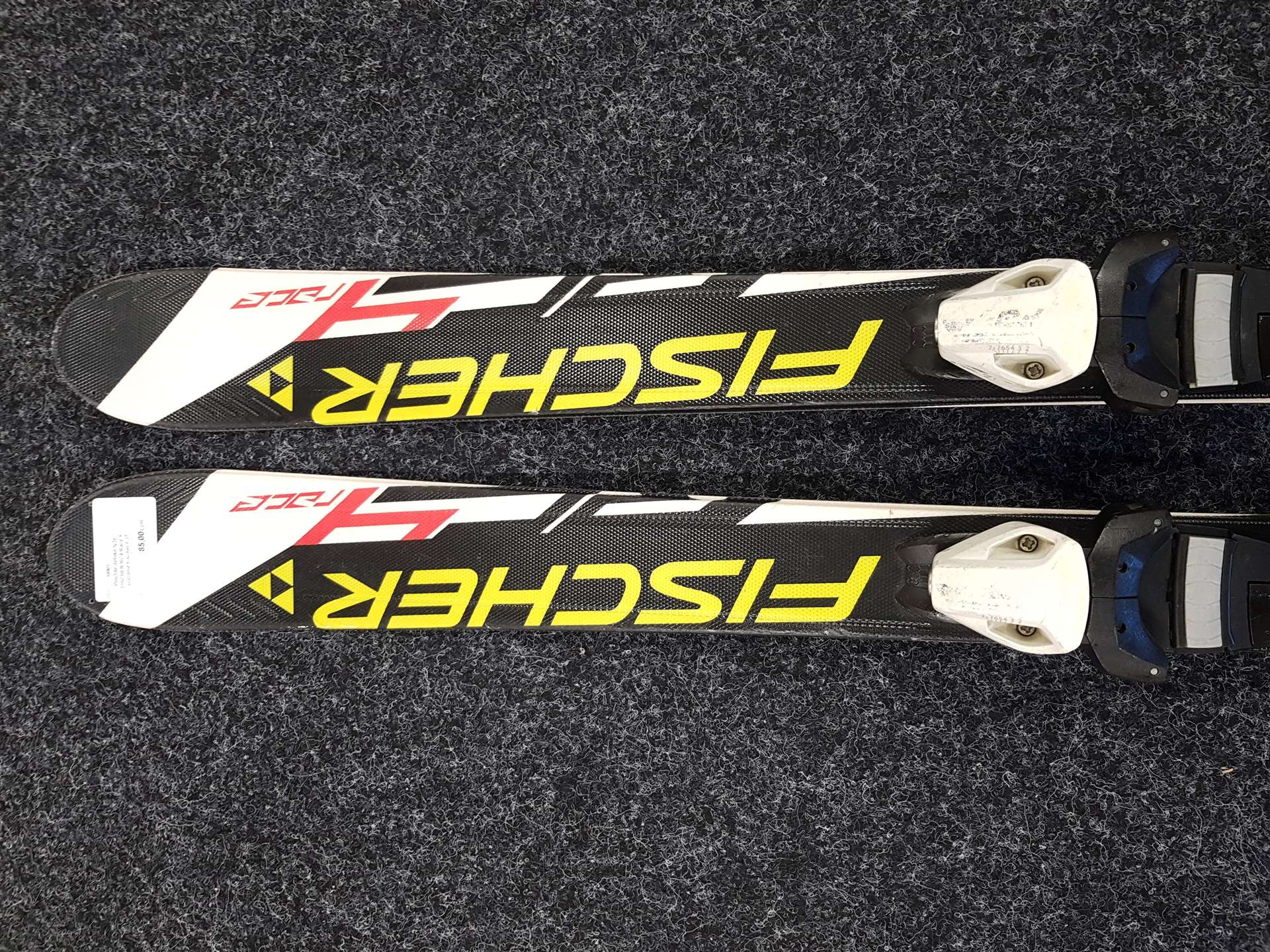 Skis enfant FISCHER RC4 Race d'occasion + fixations Fischer FJ7