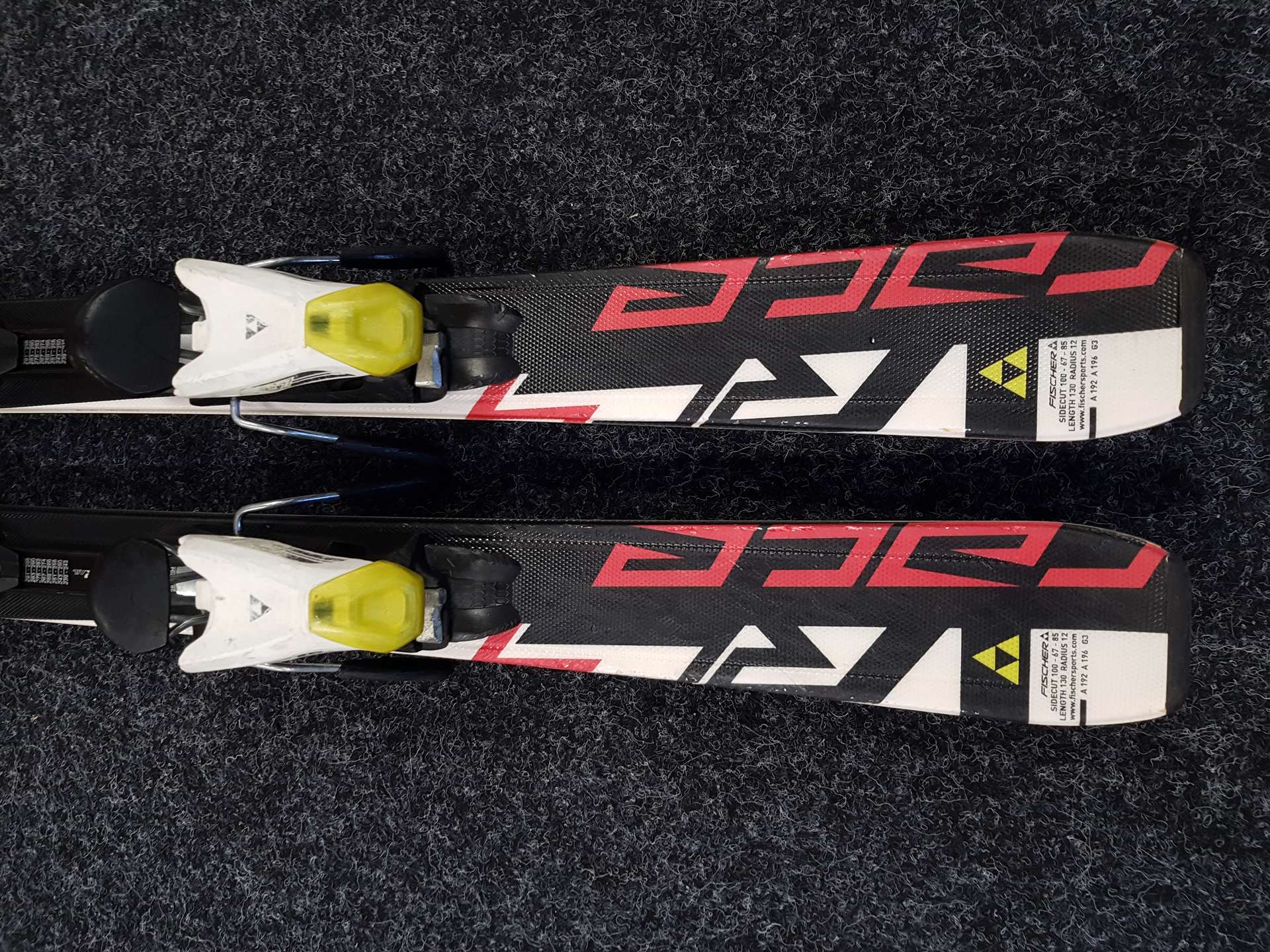 Skis enfant FISCHER RC4 Race d'occasion + fixations Fischer FJ7