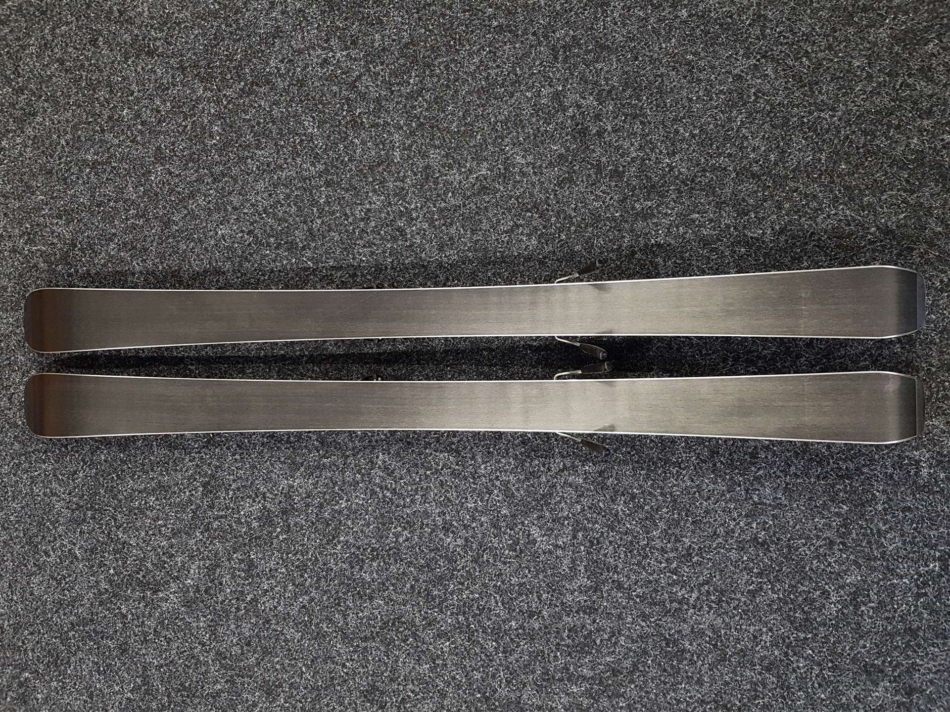 Skis enfant FISCHER RC4 Race d'occasion + fixations Fischer FJ7