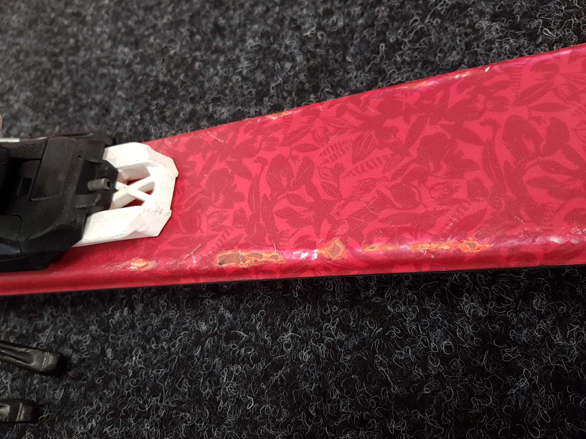 Použité lyže SALOMON Lux Jr. + vázání Salomon 5.5