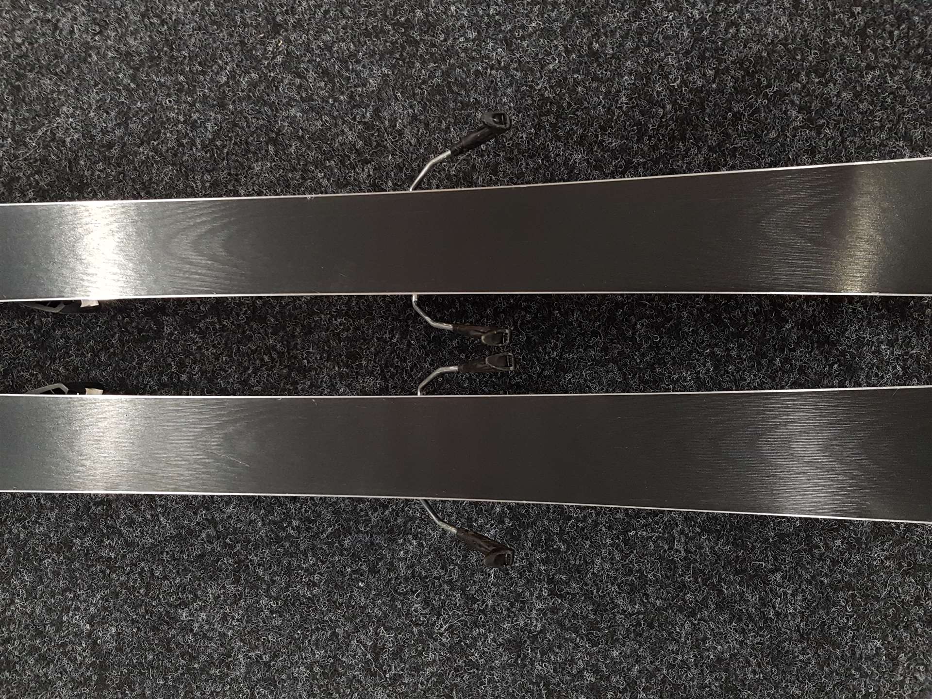 Použité lyže SALOMON Lux Jr. + vázání Salomon 5.5