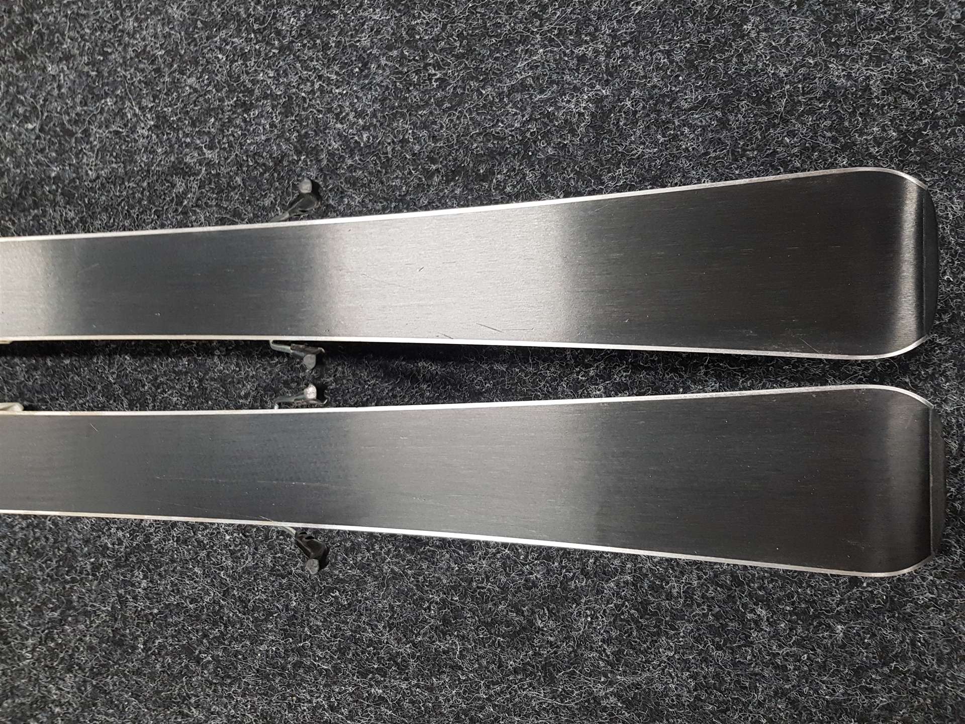 Skis enfant d'occasion BLIZZARD Pearl JR + fixations Marker 4.5