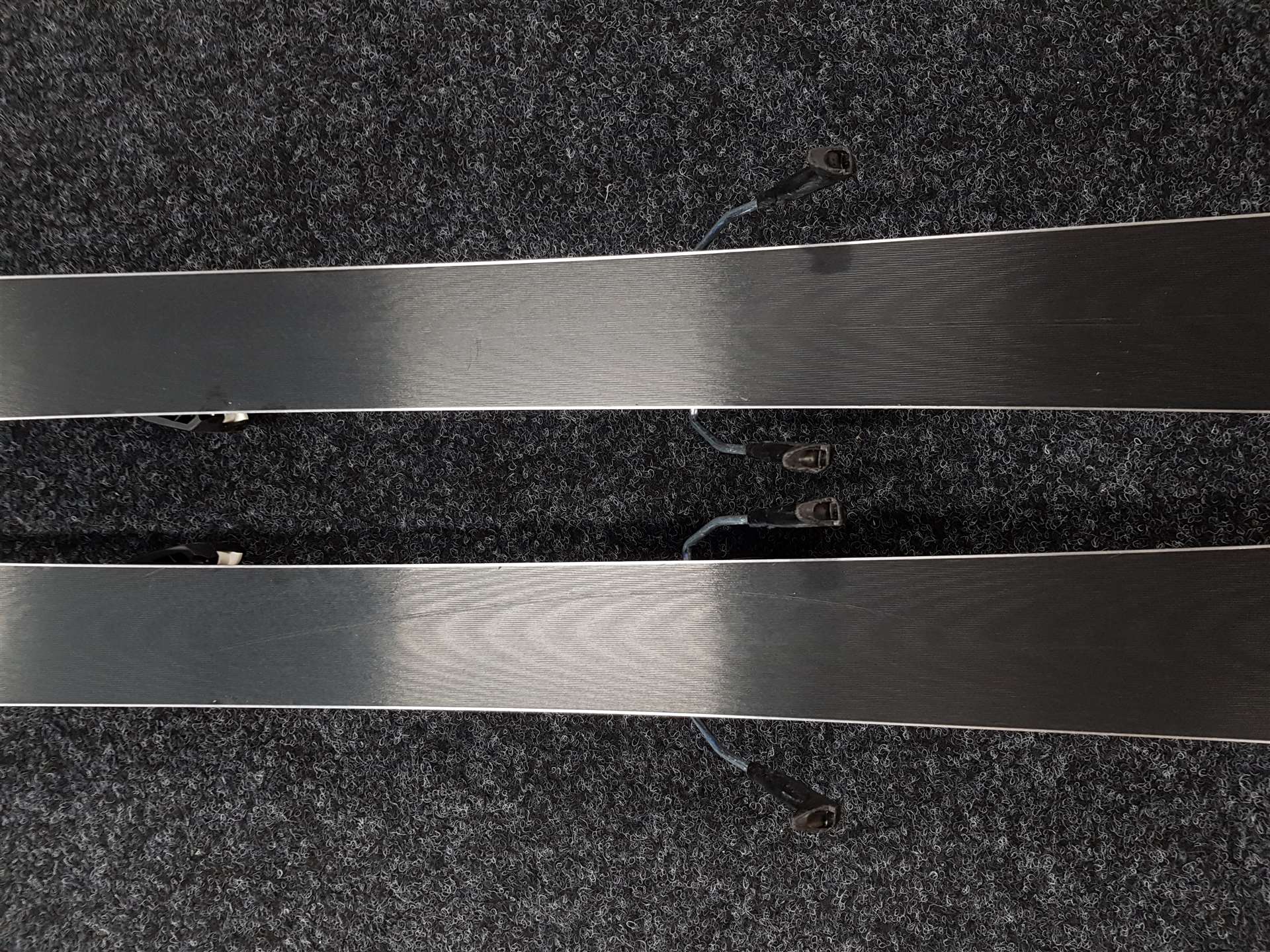 Gebrauchte Salomon Race JR Skier + Salomon 6 Bindungen
