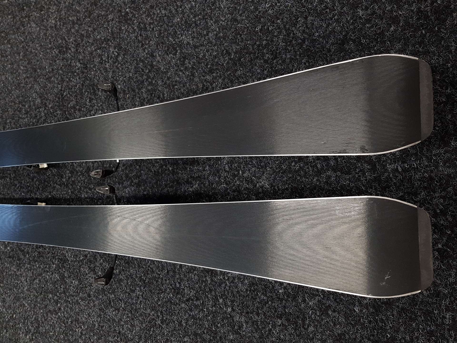 Gebrauchte Salomon Race JR Skier + Salomon 6 Bindungen